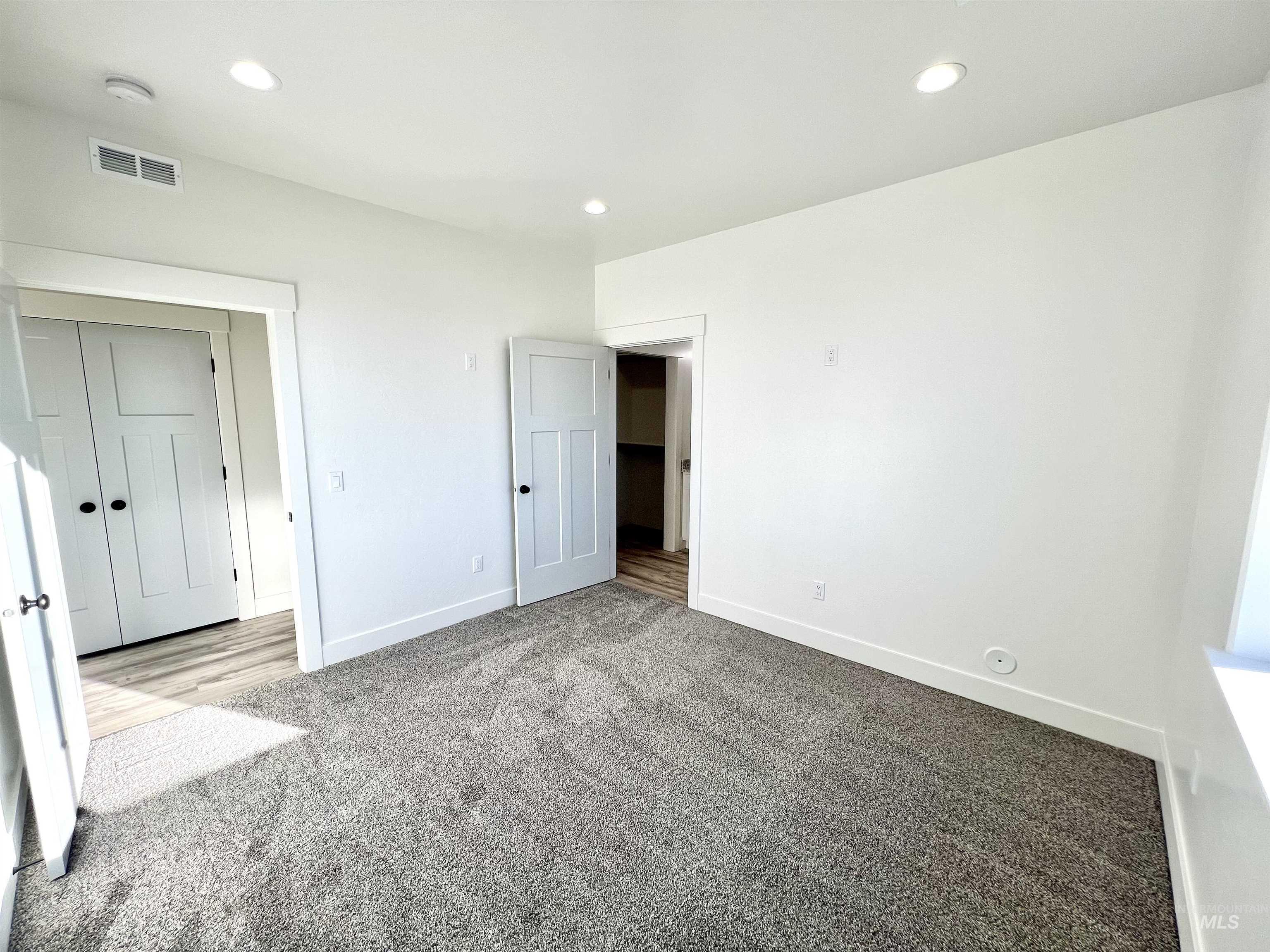 1421 Meadow Lane Property Photo 6