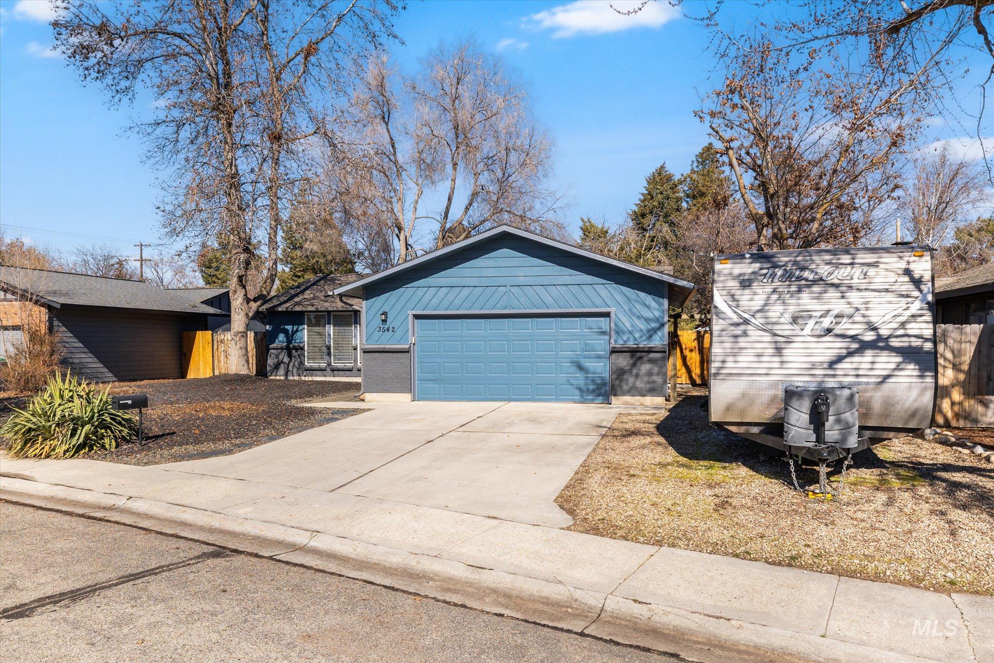 3542 W Forsythia Property Photo 4