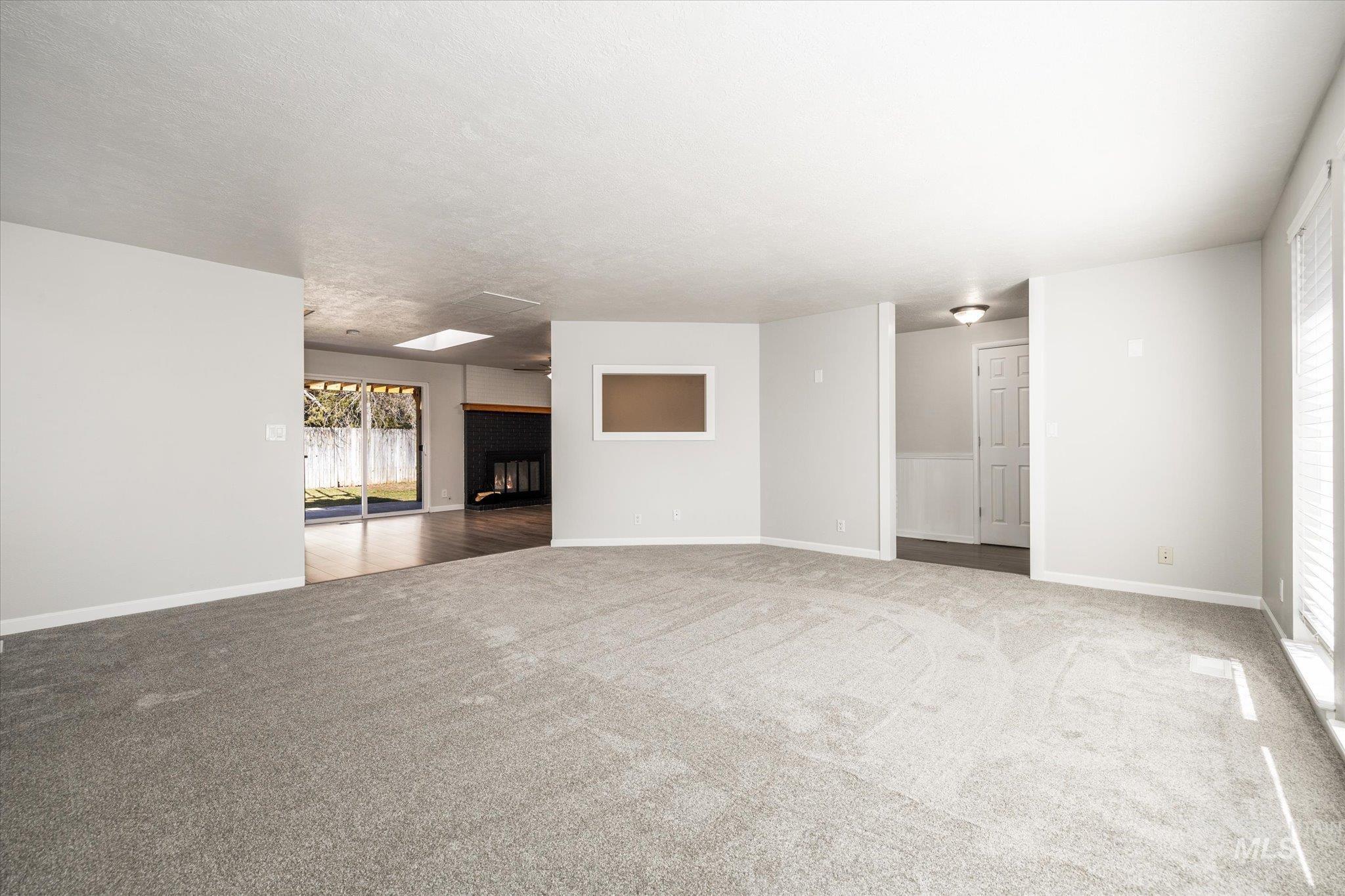 3542 W Forsythia Property Photo 6