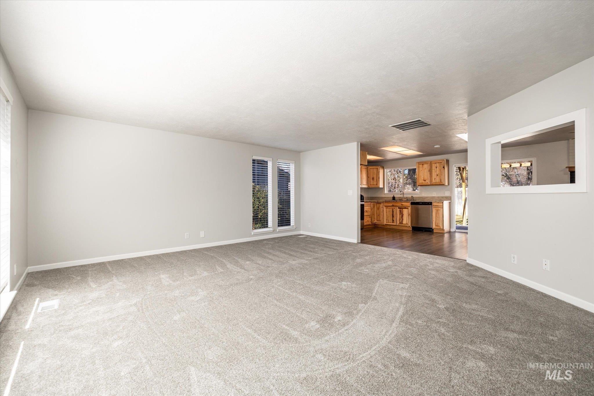 3542 W Forsythia Property Photo 8