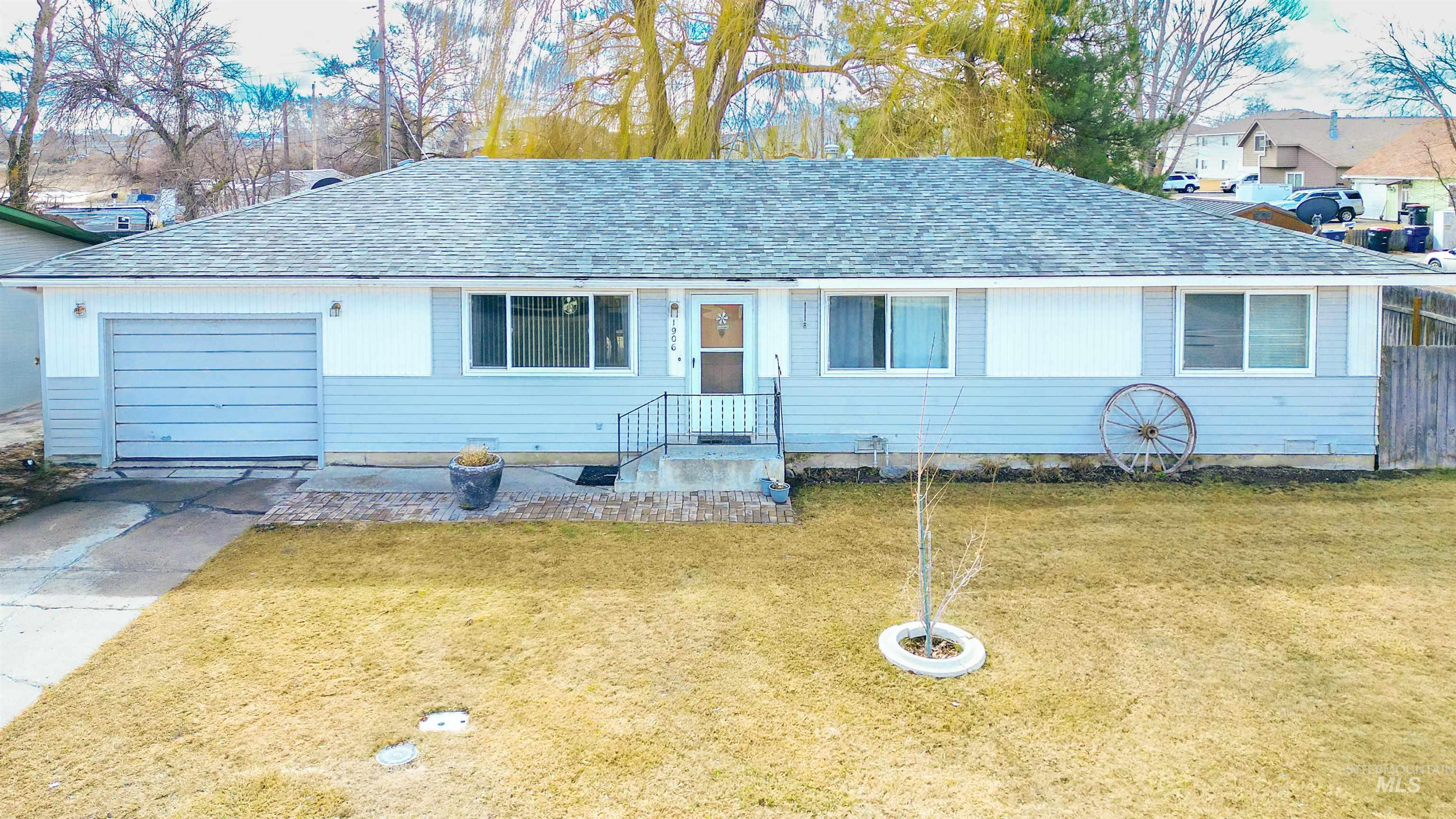 1906 Alta Dr Property Photo