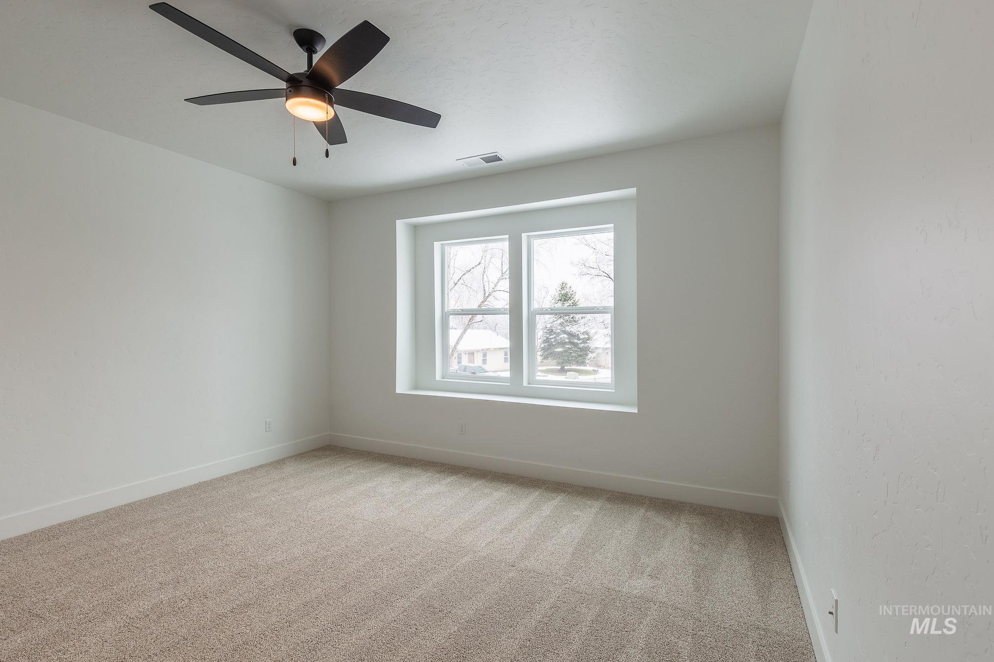 941 E Bissett Street Property Photo 26