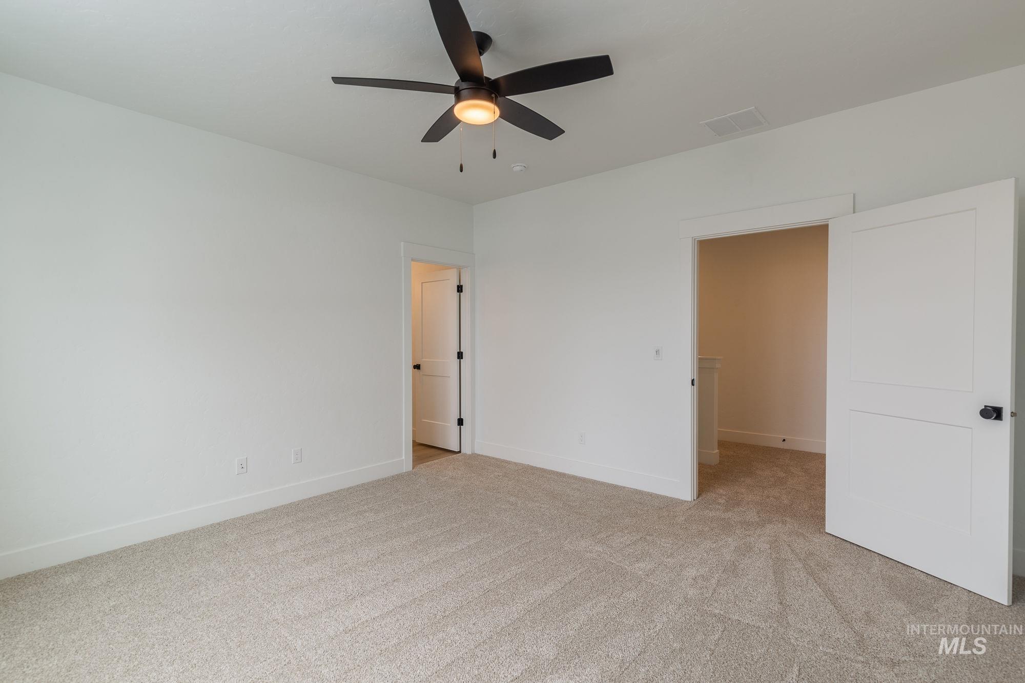 941 E Bissett Street Property Photo 28