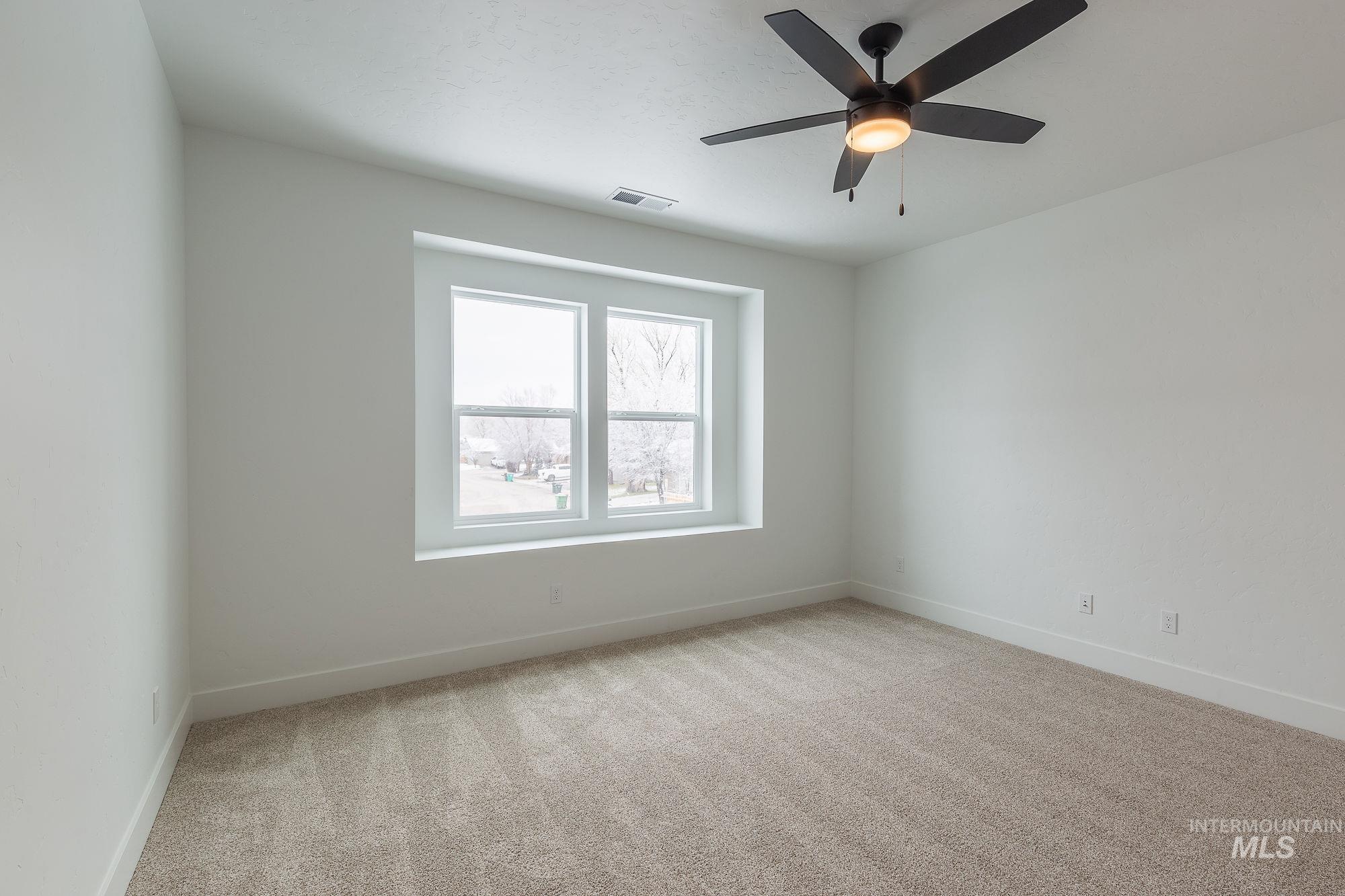 941 E Bissett Street Property Photo 29