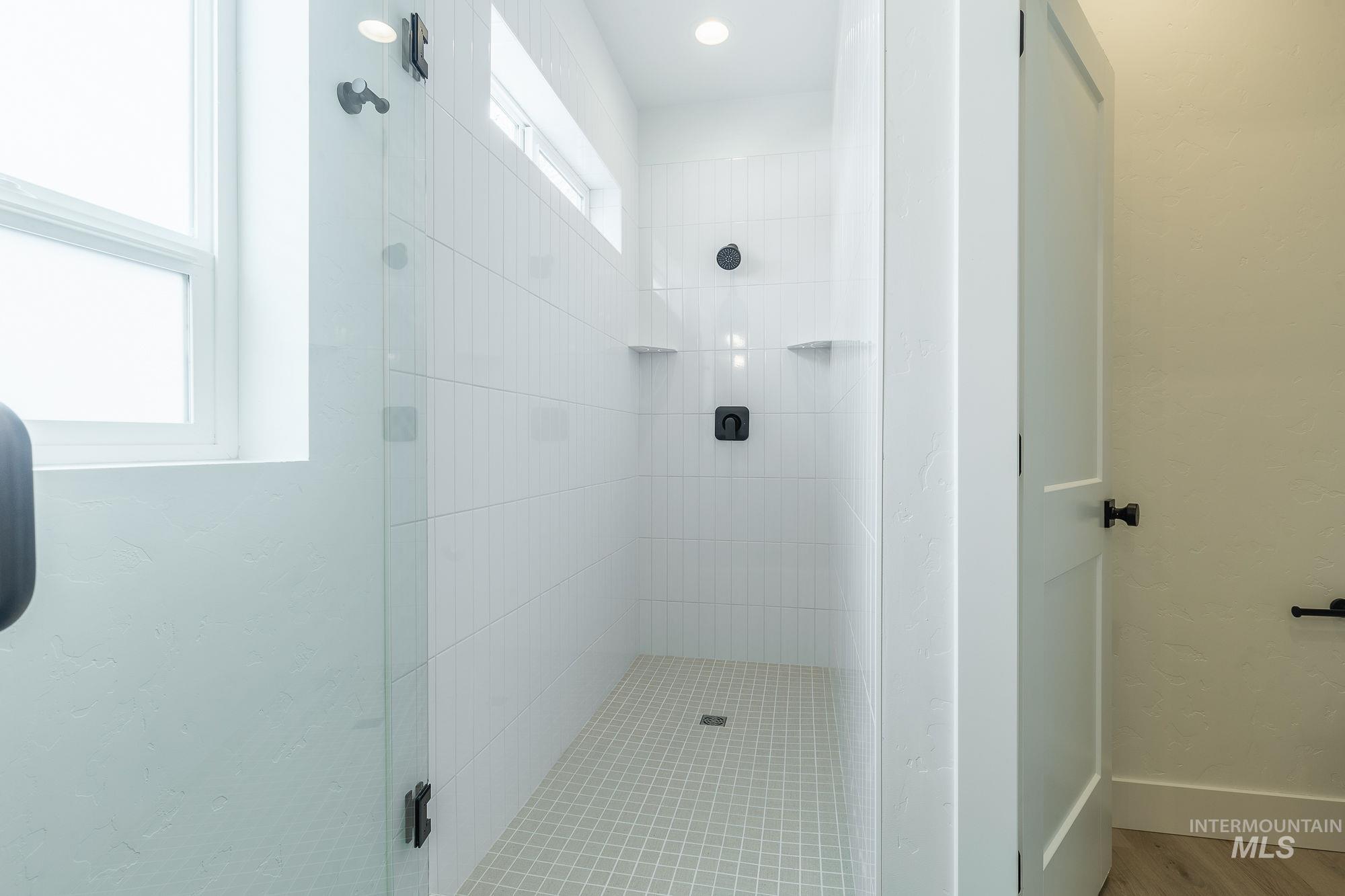 941 E Bissett Street Property Photo 33