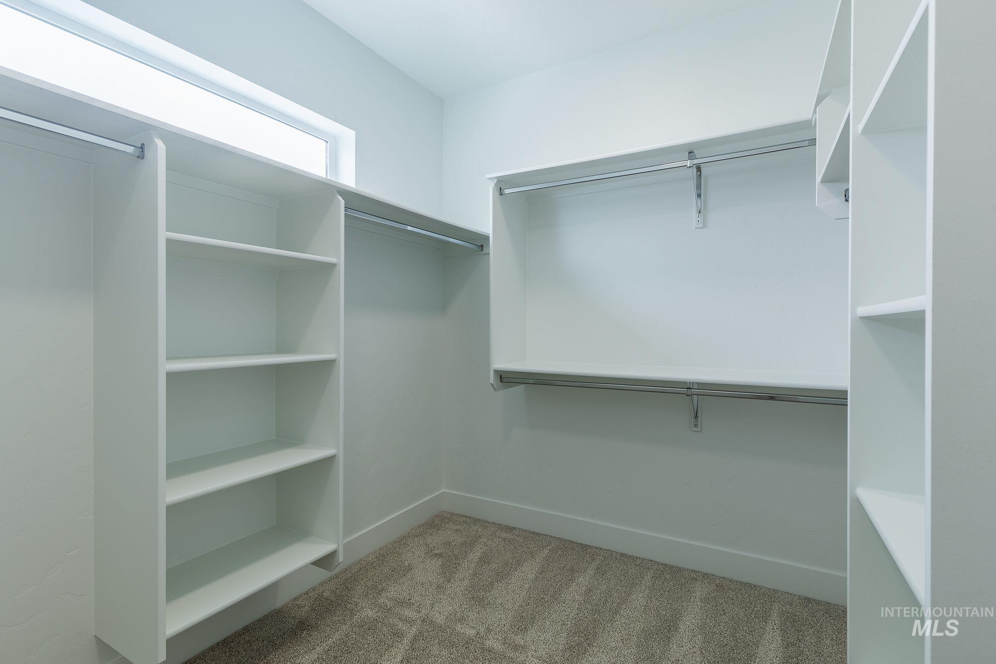 941 E Bissett Street Property Photo 34