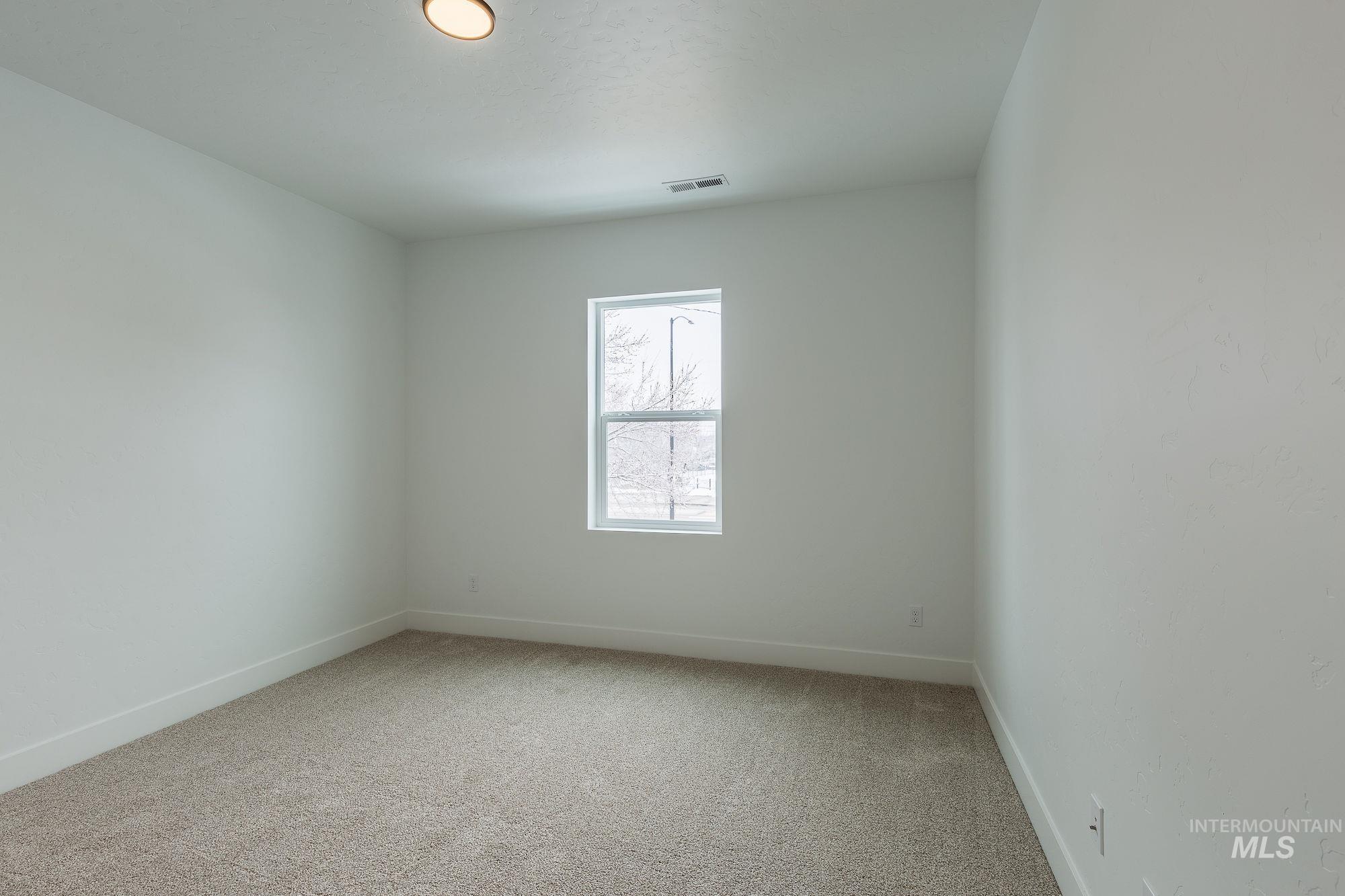 941 E Bissett Street Property Photo 37