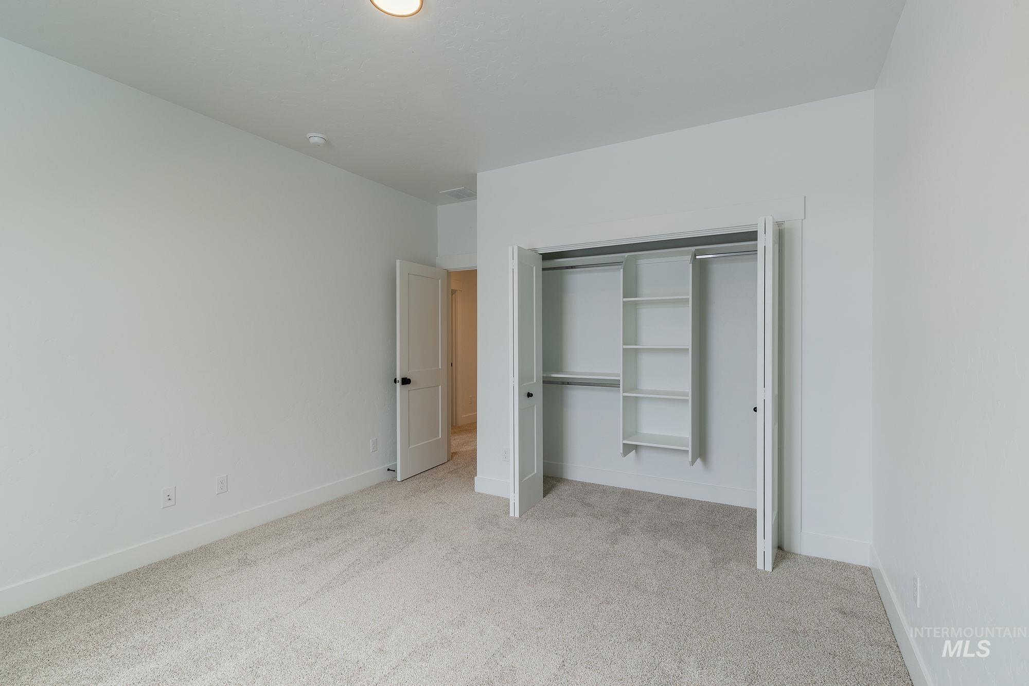 941 E Bissett Street Property Photo 39