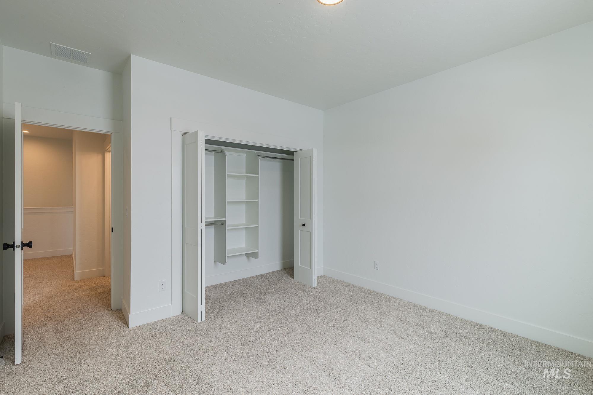 941 E Bissett Street Property Photo 40
