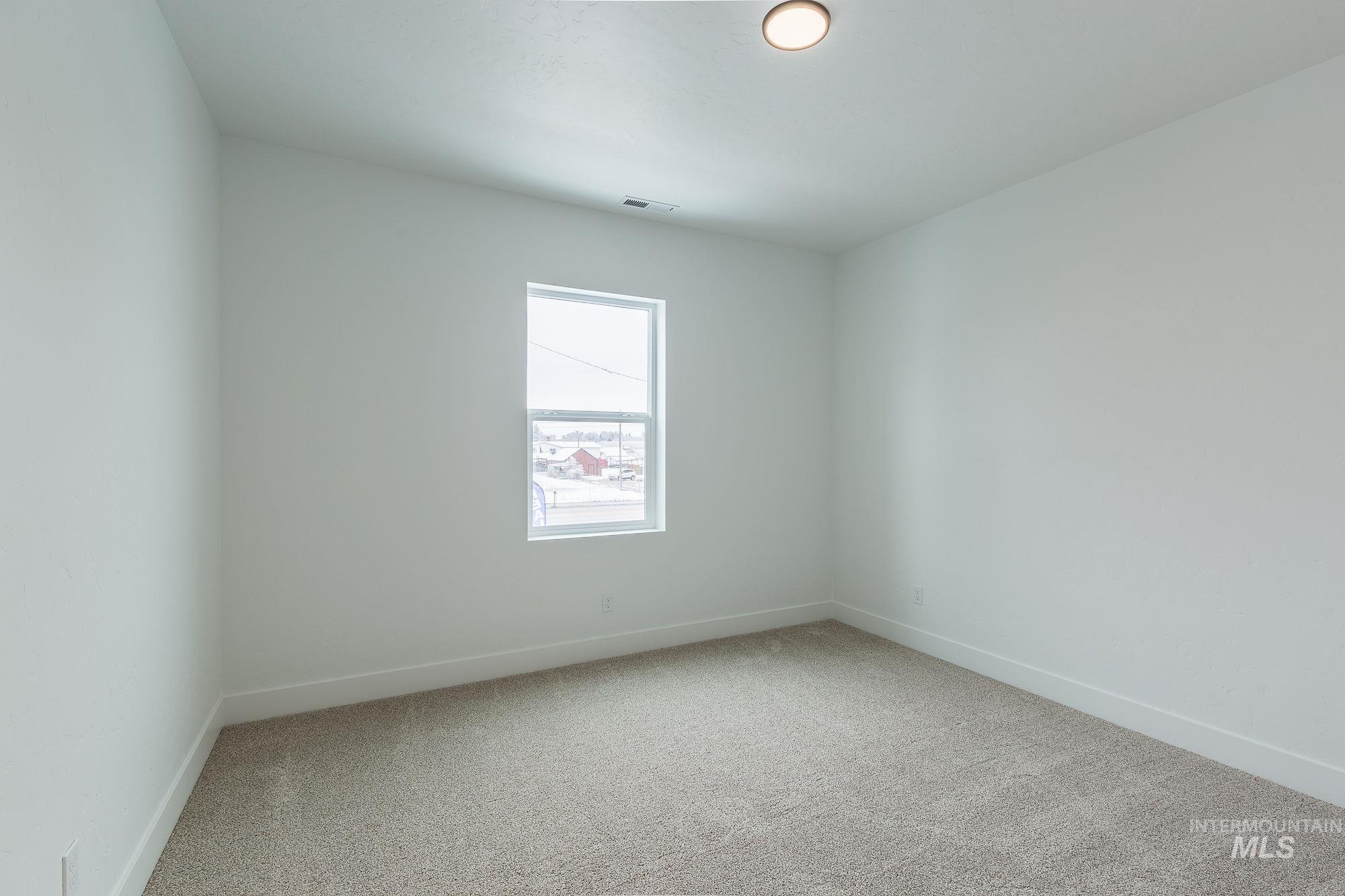 941 E Bissett Street Property Photo 43