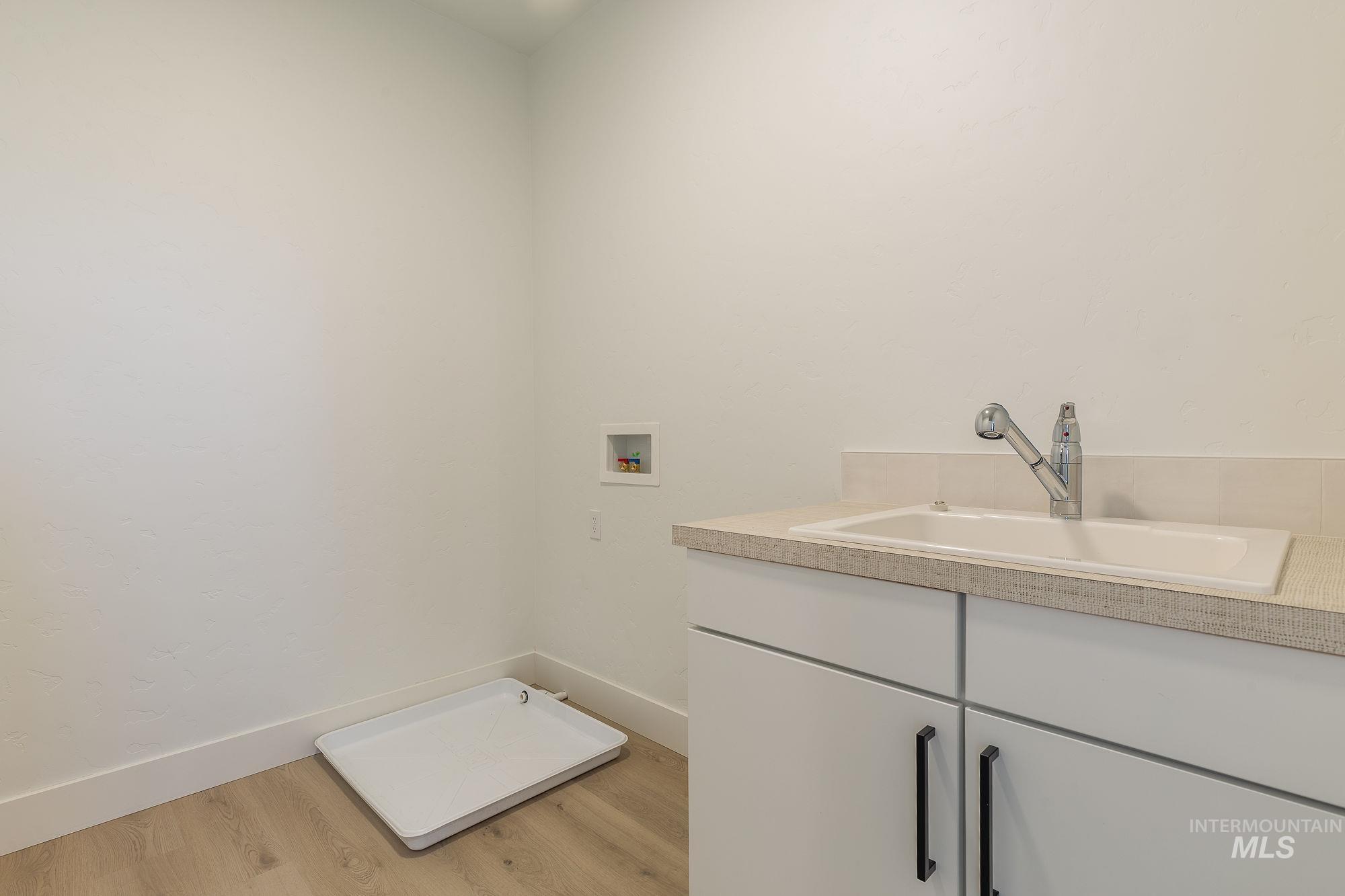 941 E Bissett Street Property Photo 48
