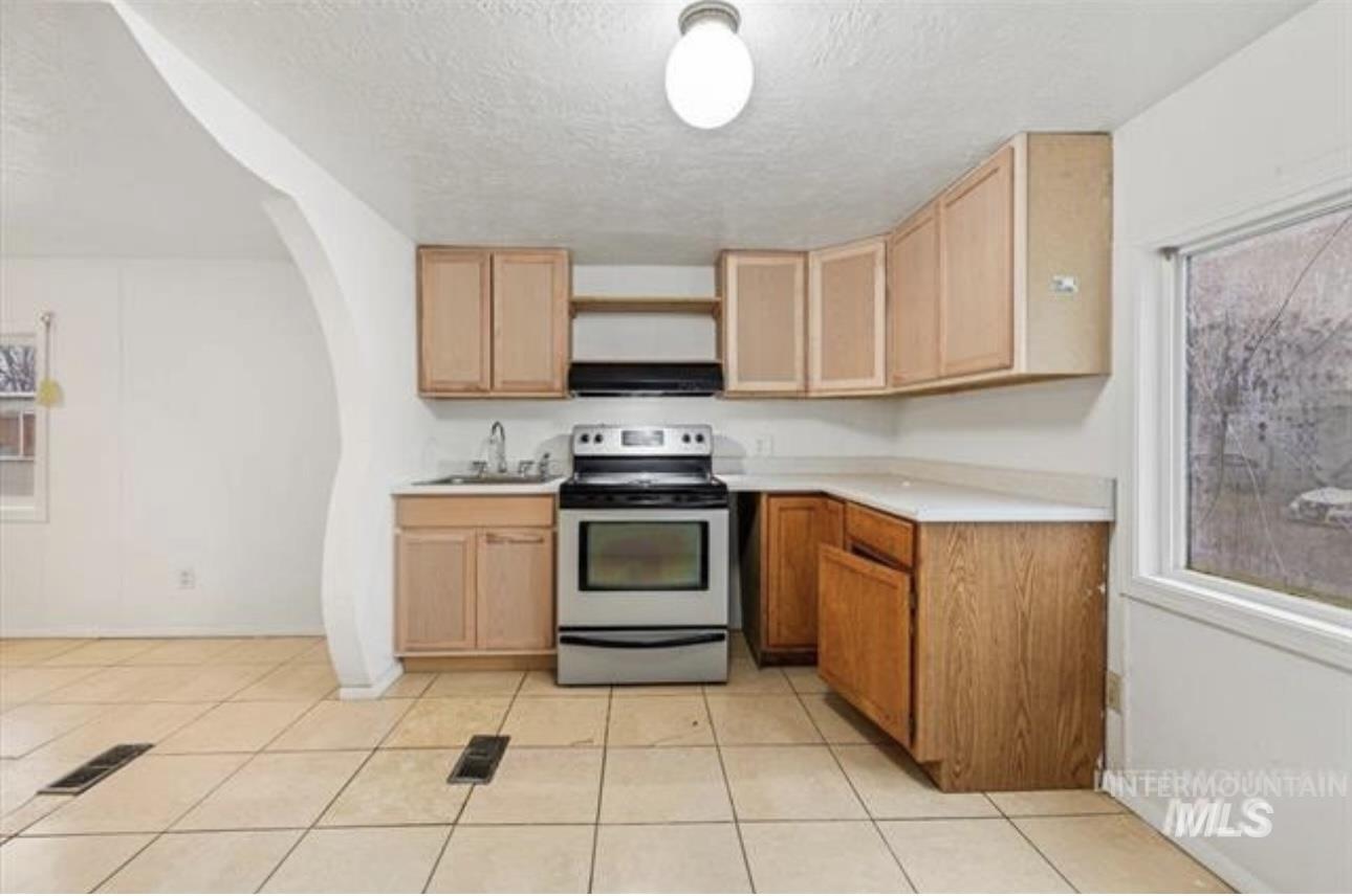16549 N Red Fir St Property Photo 3