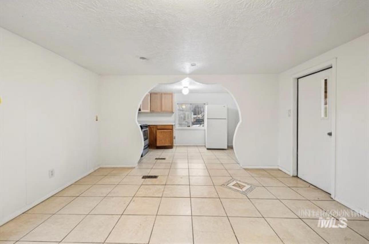 16549 N Red Fir St Property Photo 5