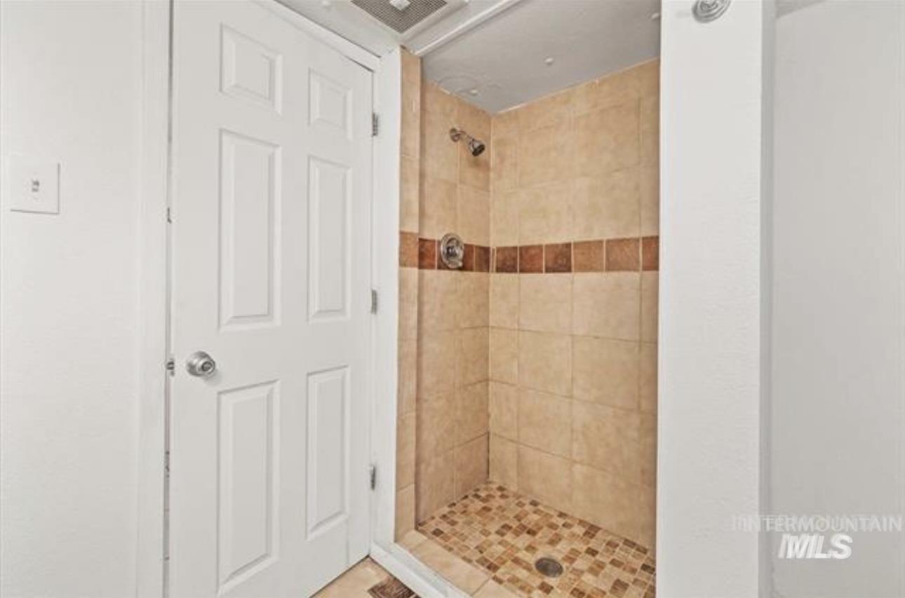 16549 N Red Fir St Property Photo 13
