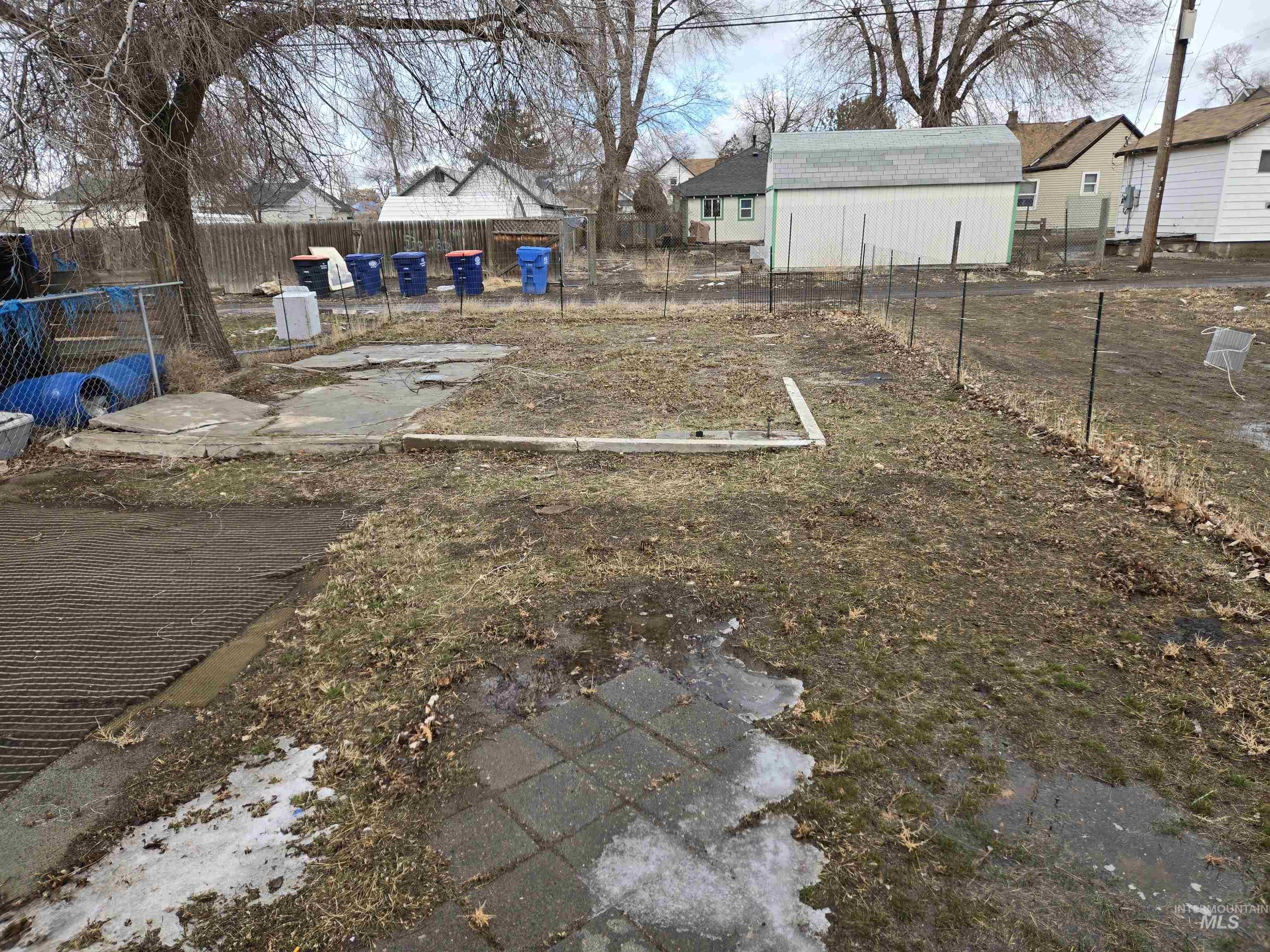 528 4th Ave W Property Photo 8