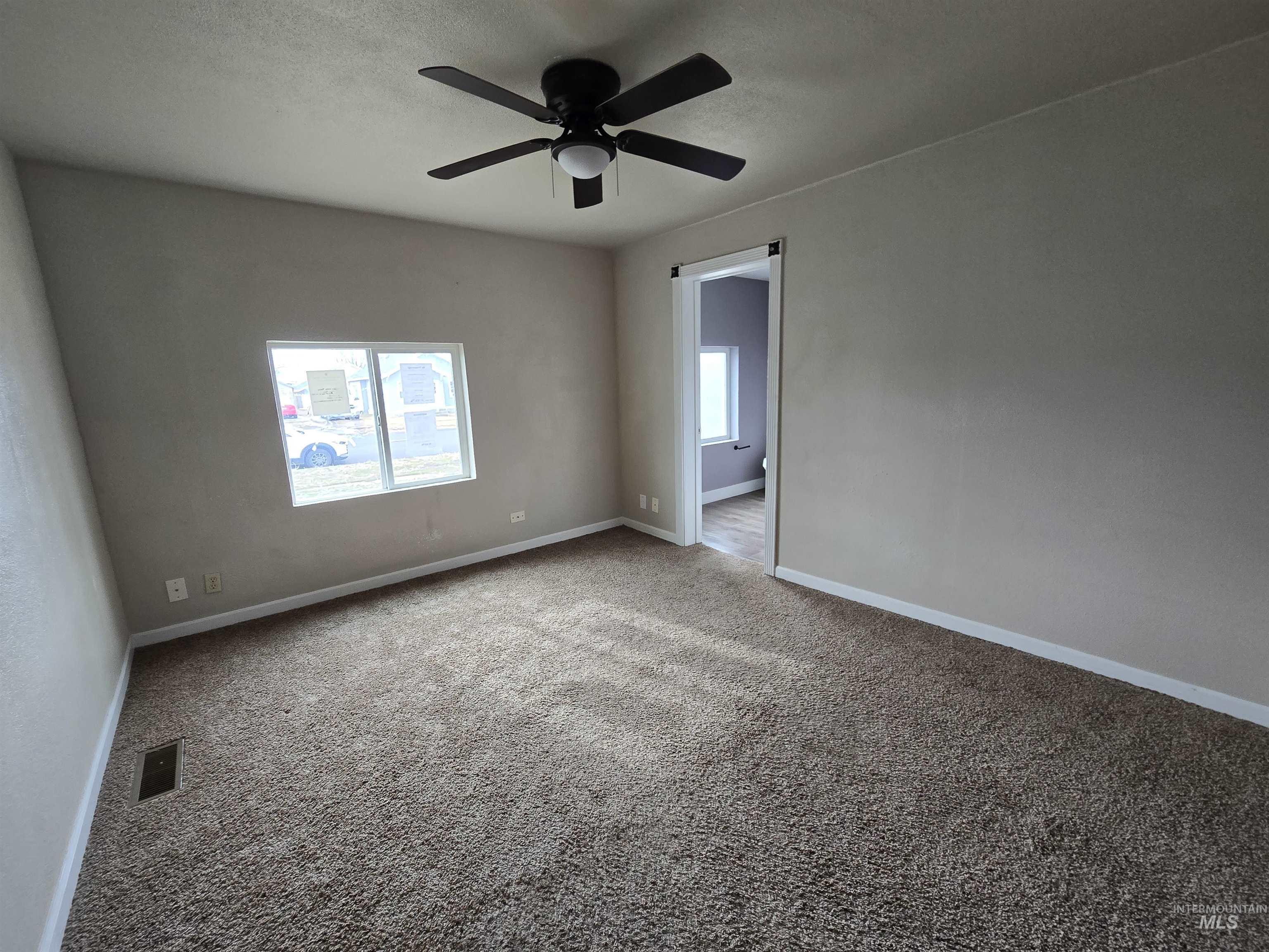 528 4th Ave W Property Photo 17