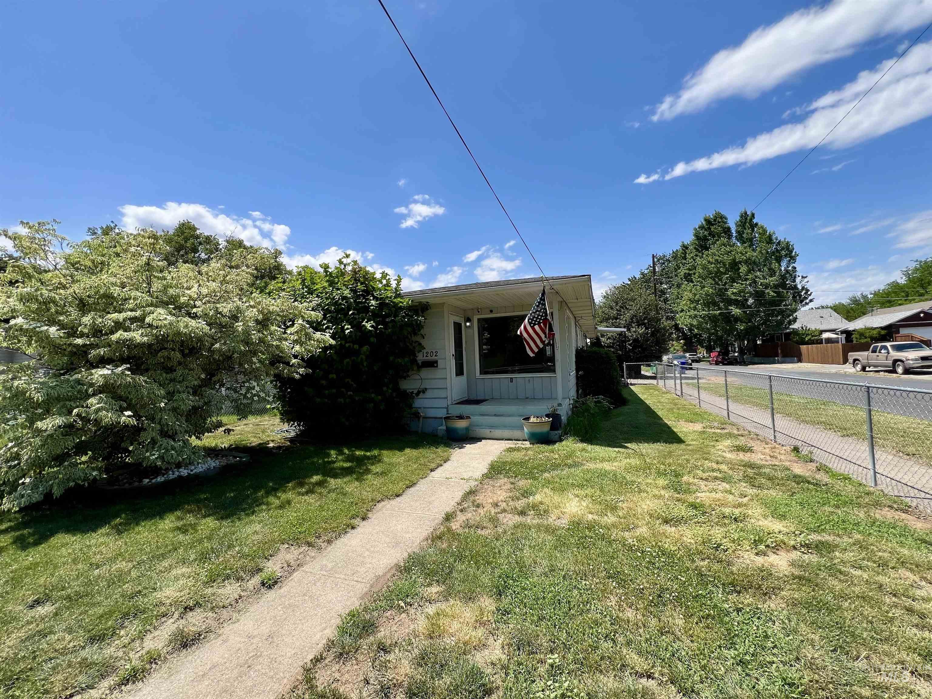 1202 10th Street Property Photo 1