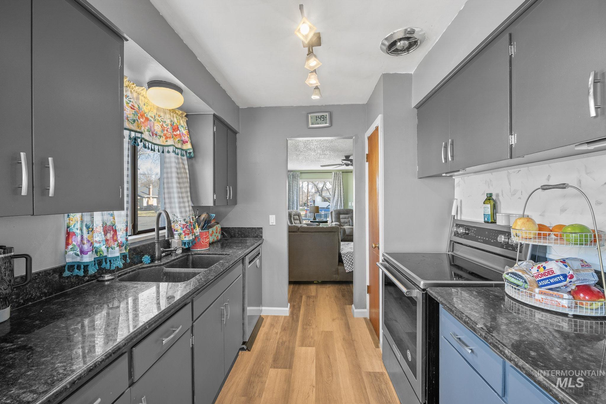 1202 10th Street Property Photo 9