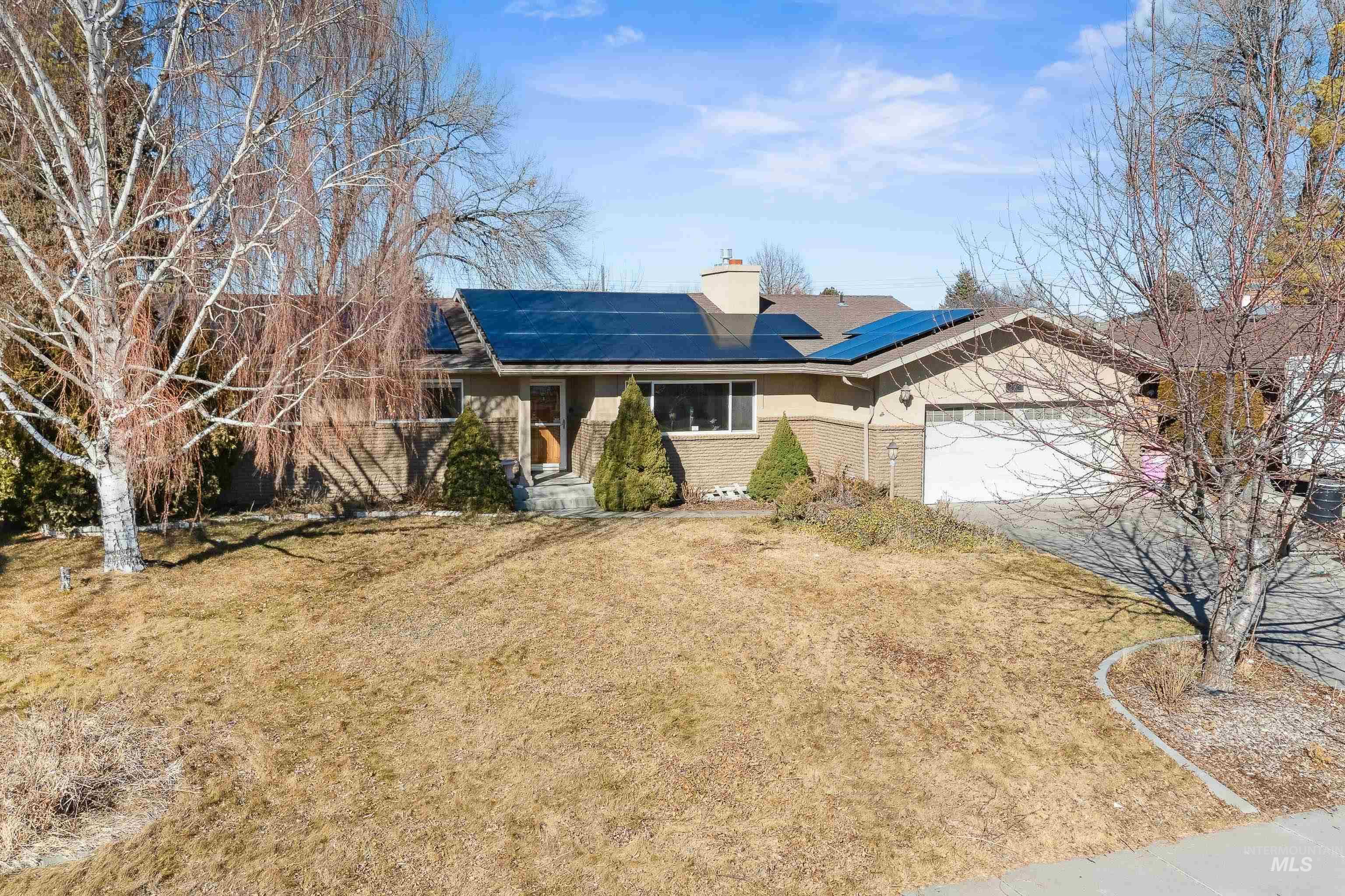 2019 Hillcrest Dr Property Photo