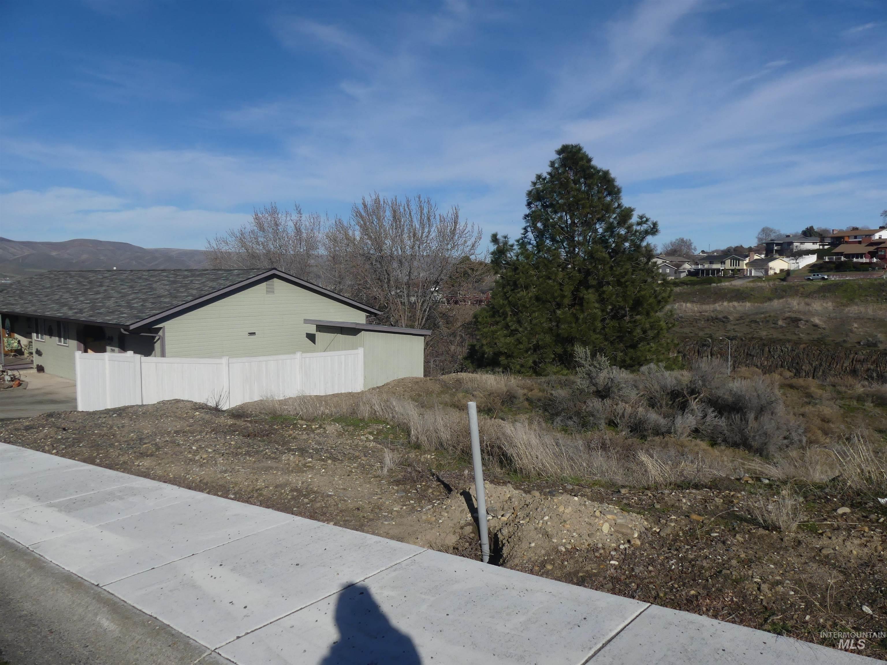 2987 Knollcrest Dr Property Photo 7