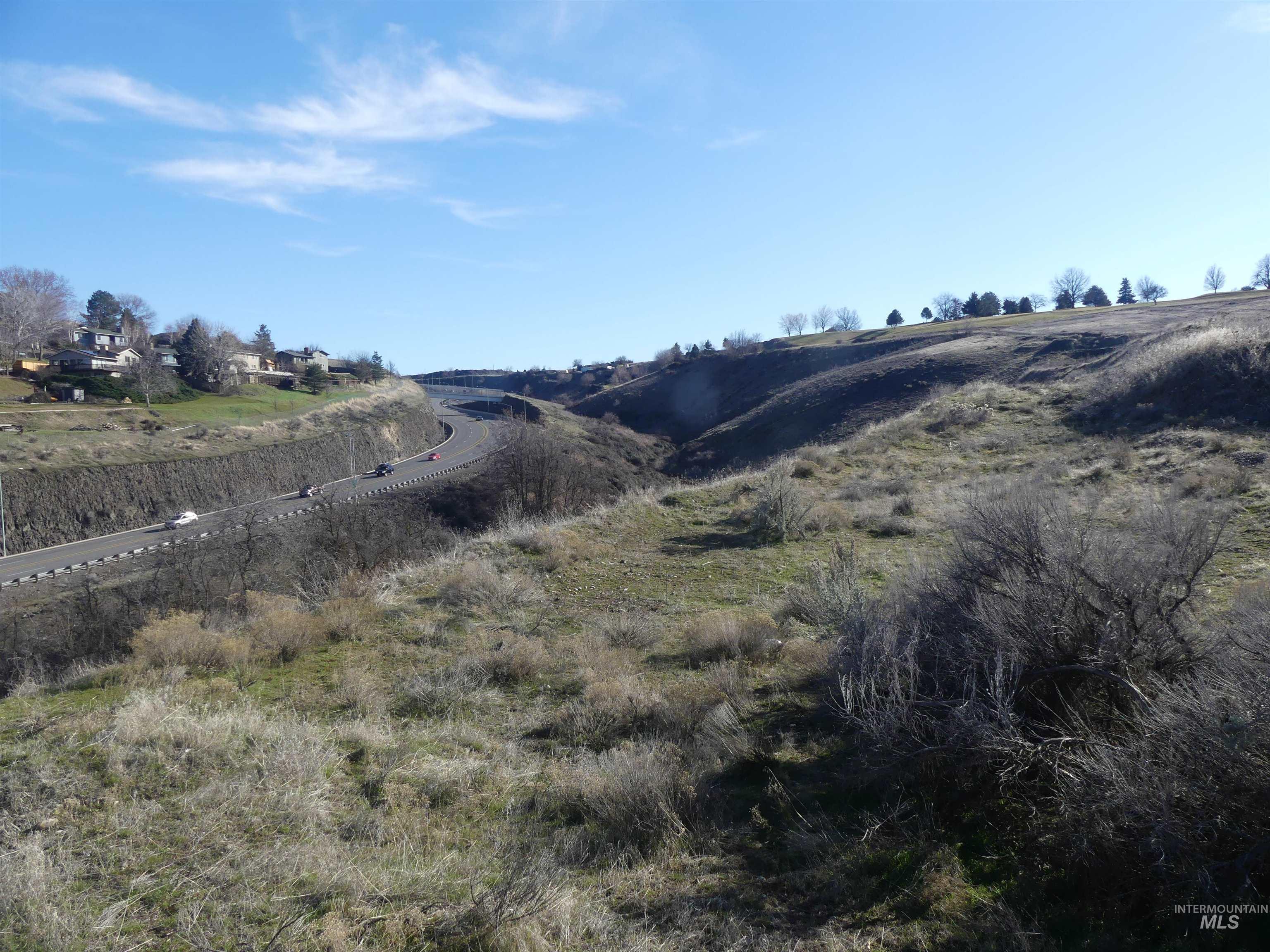 2987 Knollcrest Dr Property Photo 12
