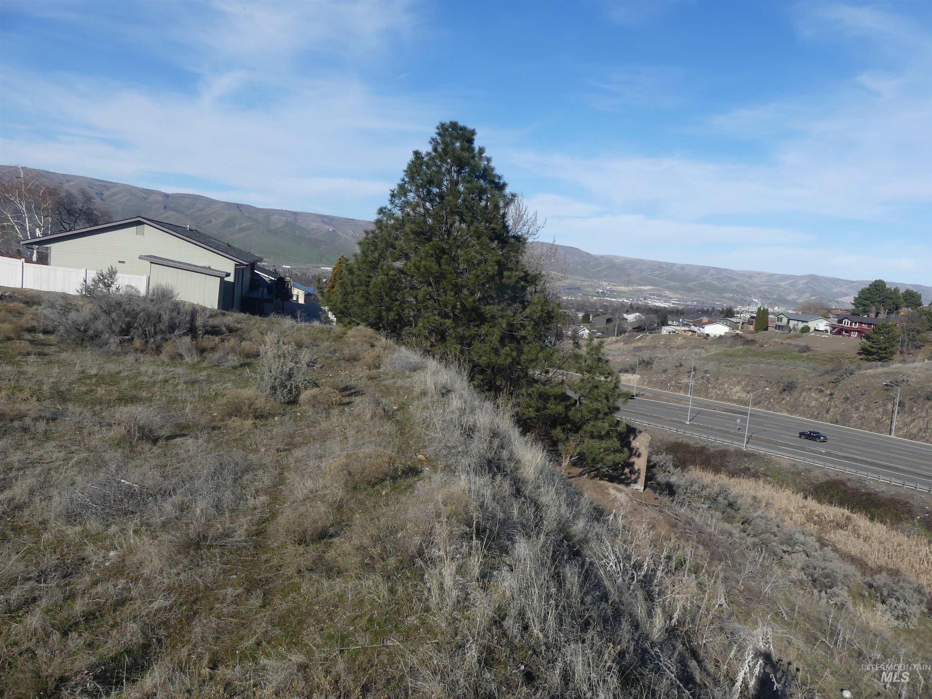 2987 Knollcrest Dr Property Photo 21