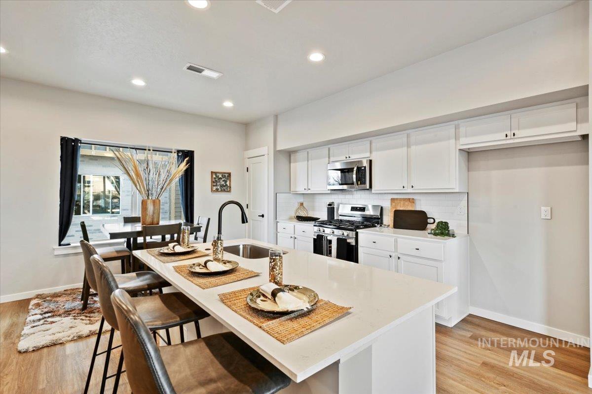 521 N Lucy Lane Property Photo 10