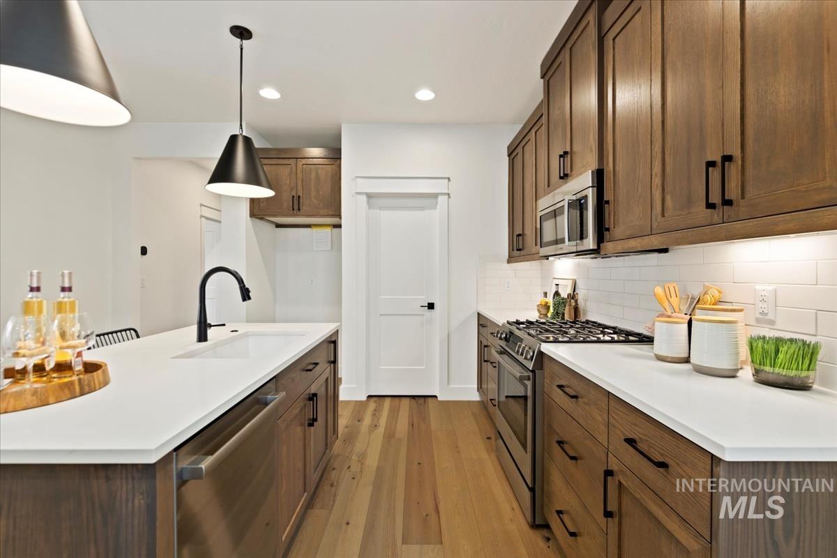 2257 E Hidcote St. Property Photo 11