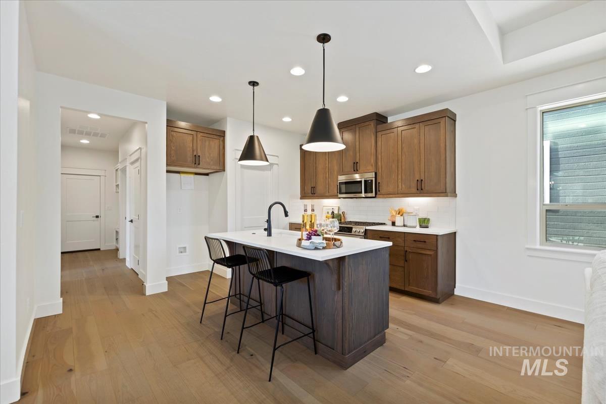 2257 E Hidcote St. Property Photo 14