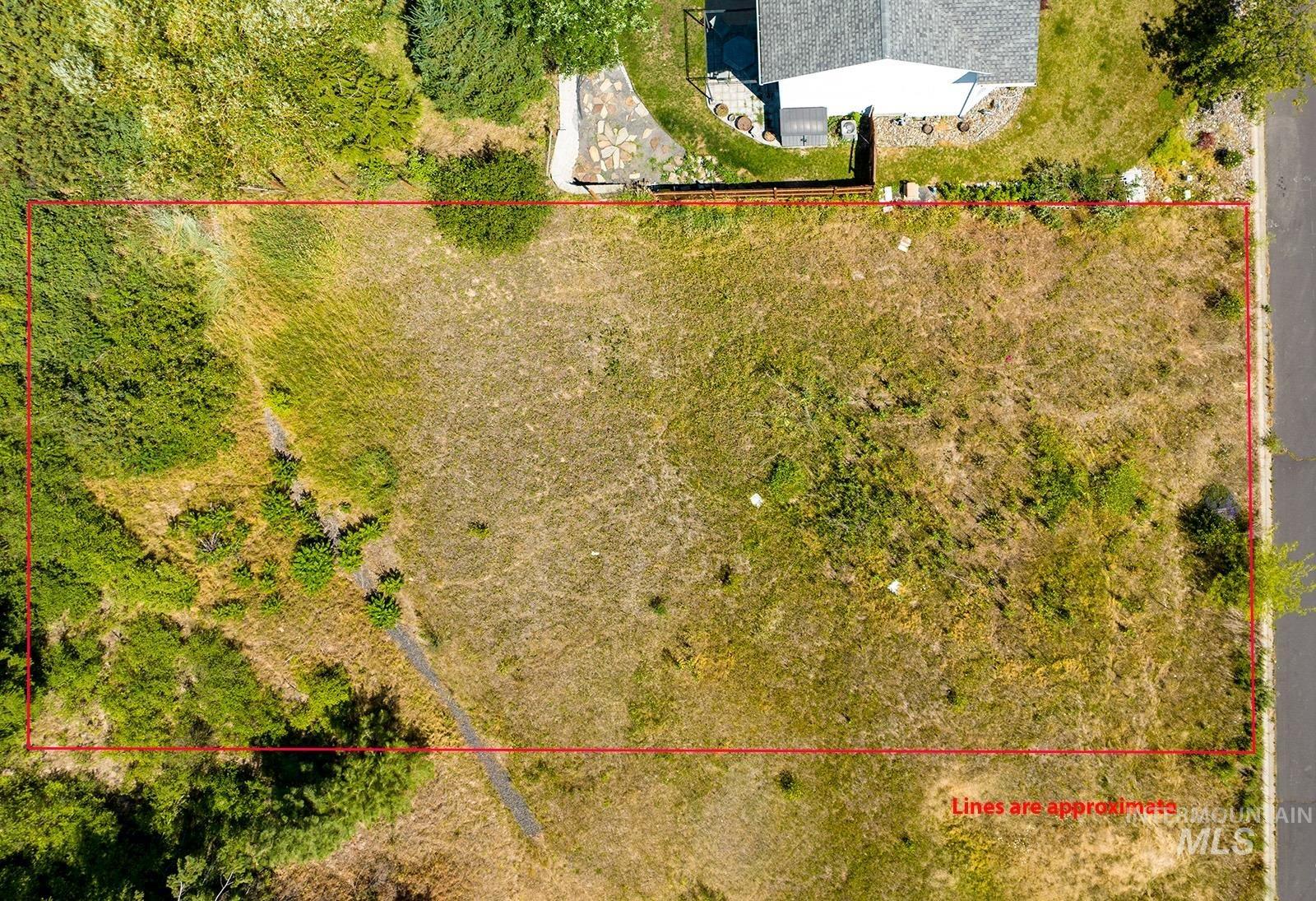 685 Shoshone Property Photo 2