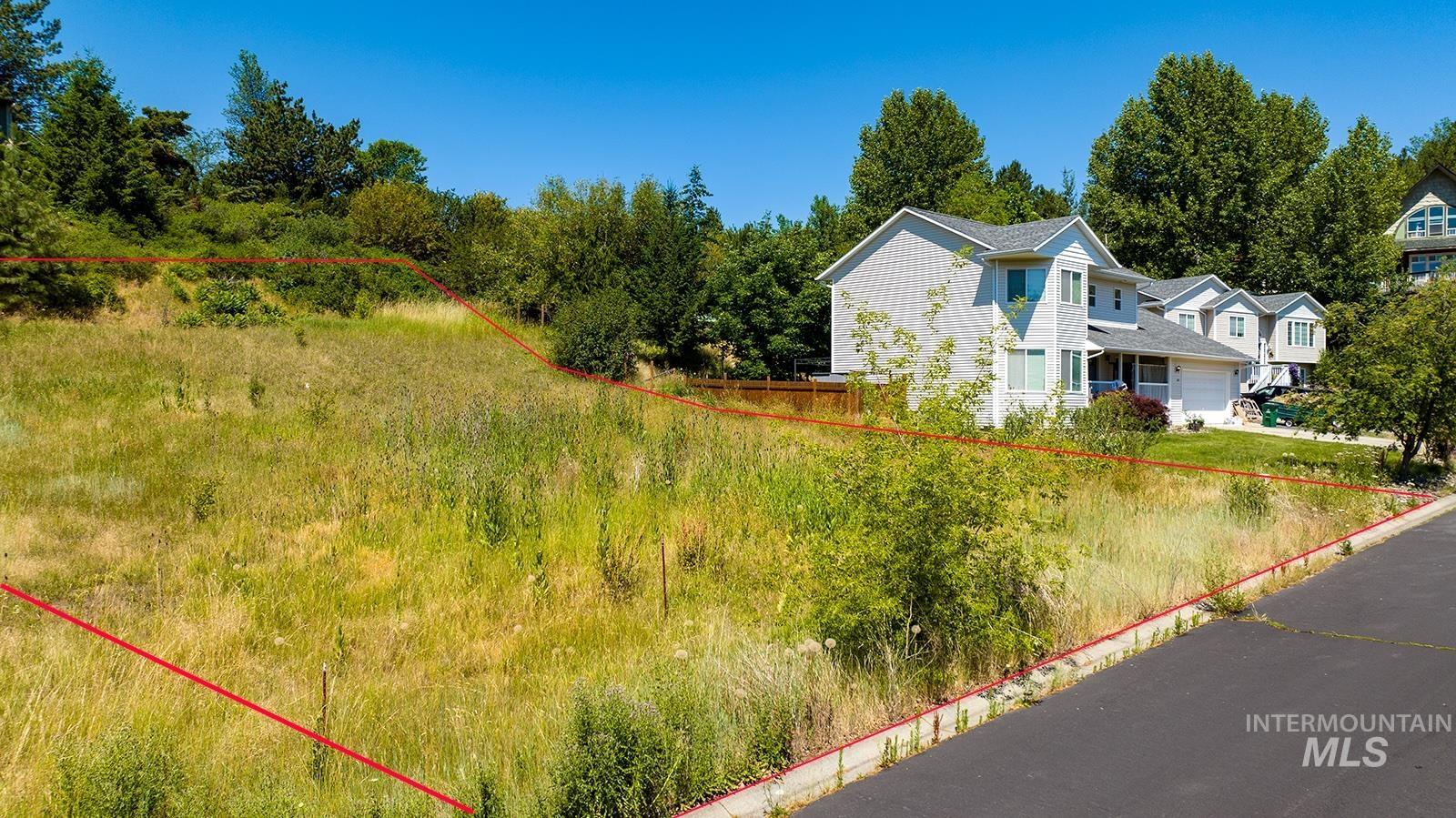 685 Shoshone Property Photo 4