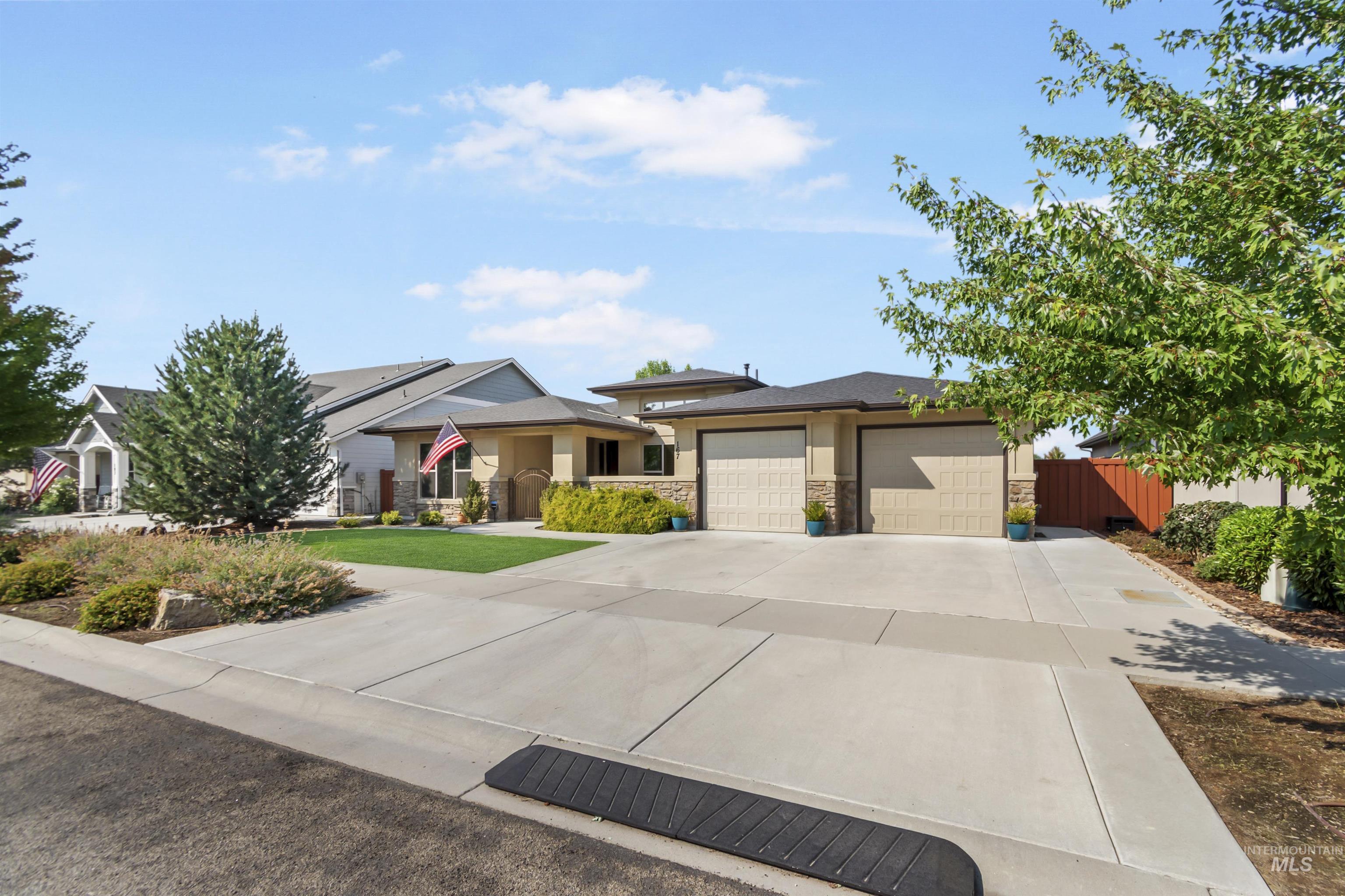 167 S Rivermist Property Photo 4