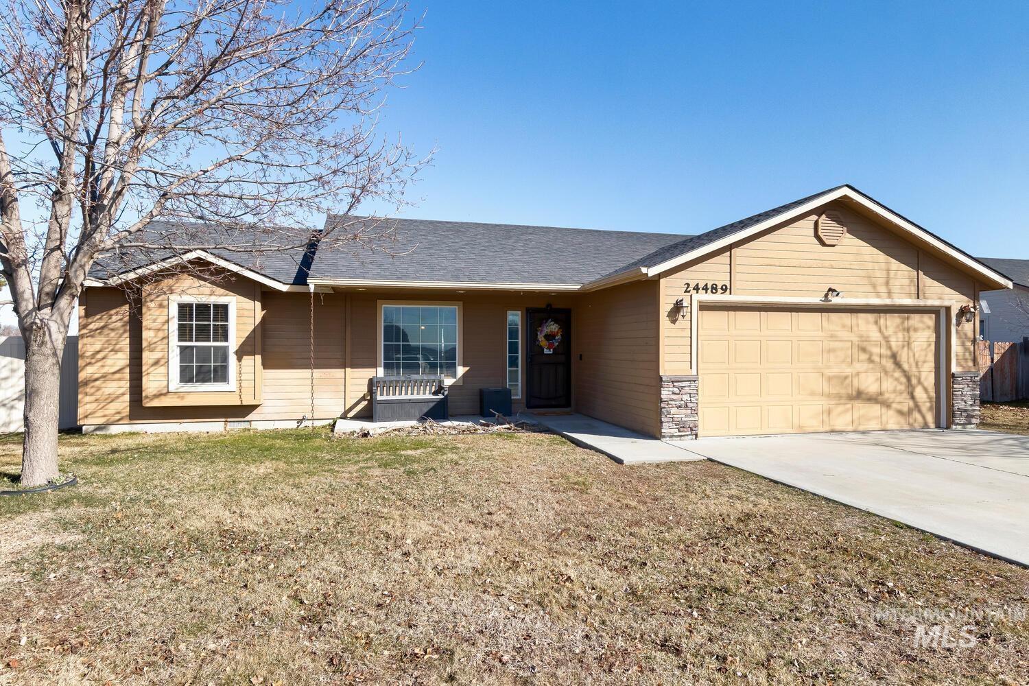 24489 Catalpa Ct Property Photo