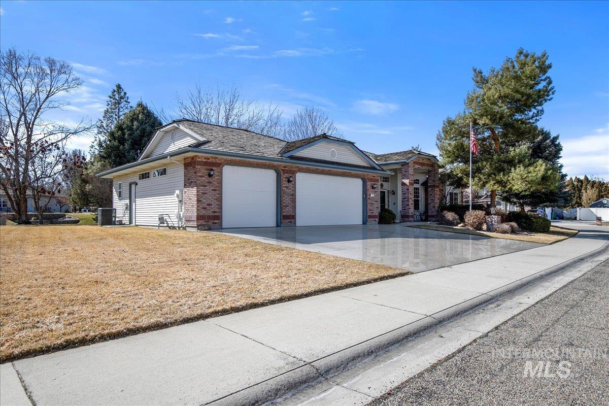 Meridian Greens Real Estate Listings Main Image
