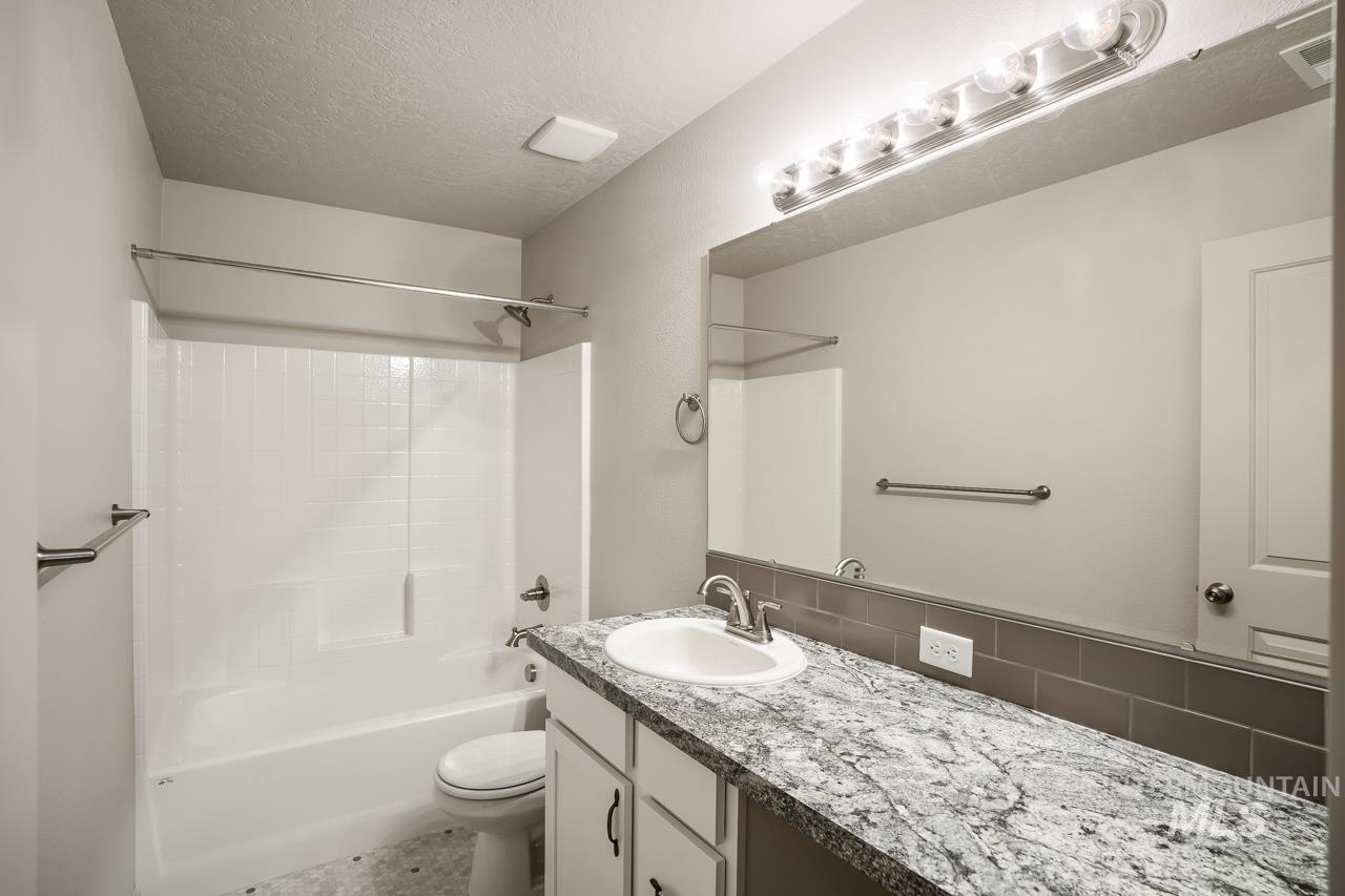 17591 Mason Ridge Way Property Photo 8