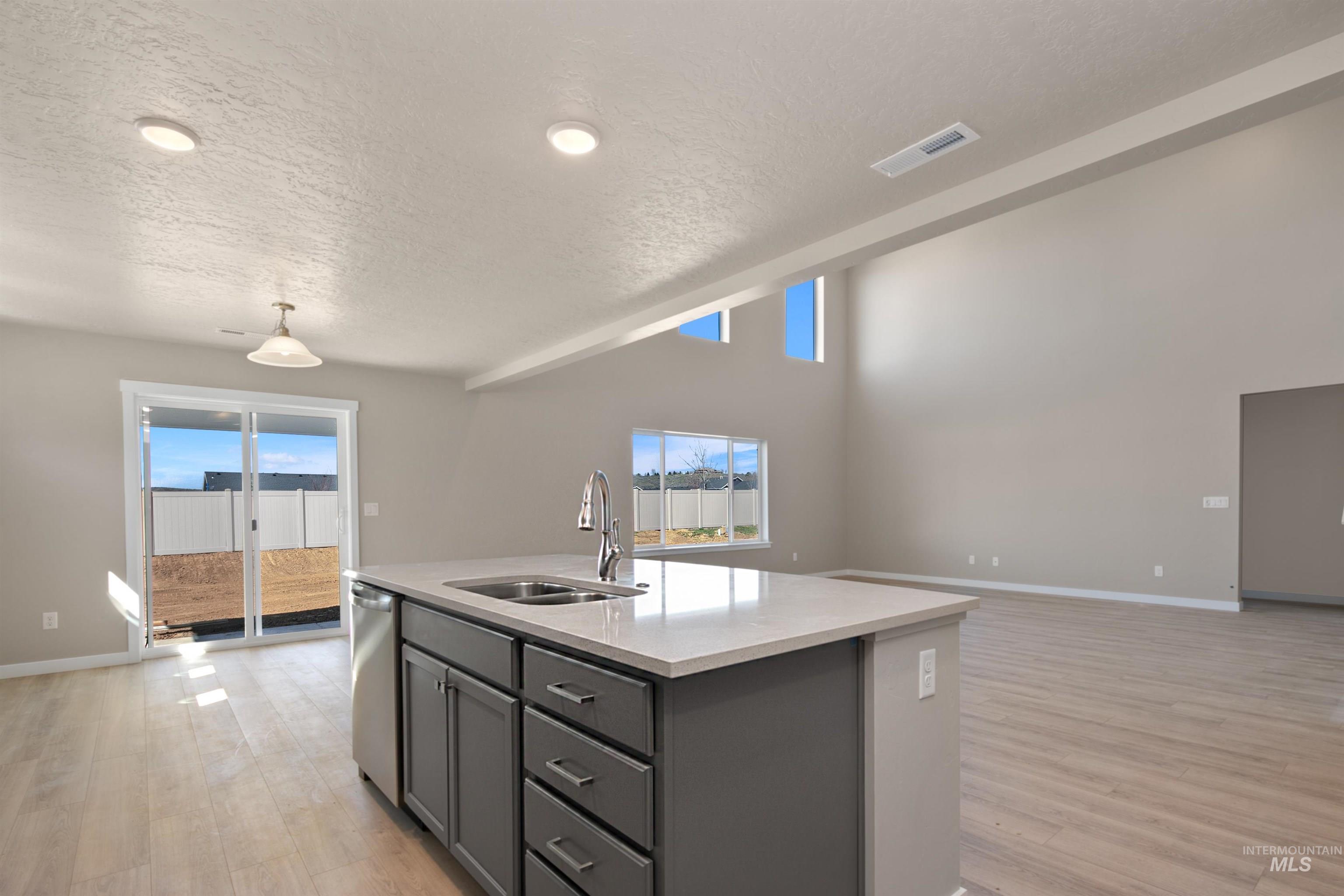 10413 Bellevue Ridge St Property Photo 8
