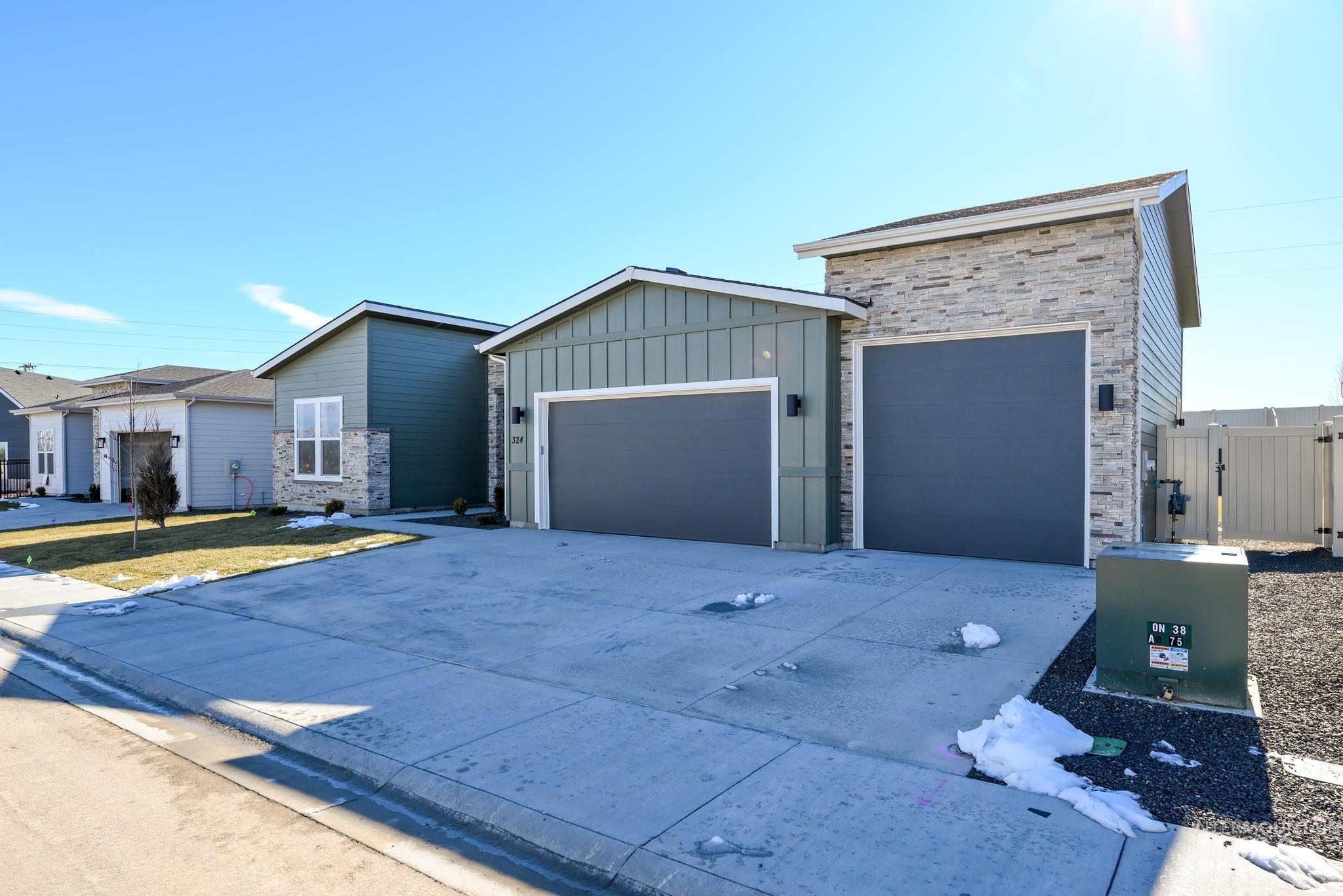 324 Orrison St Property Photo 2