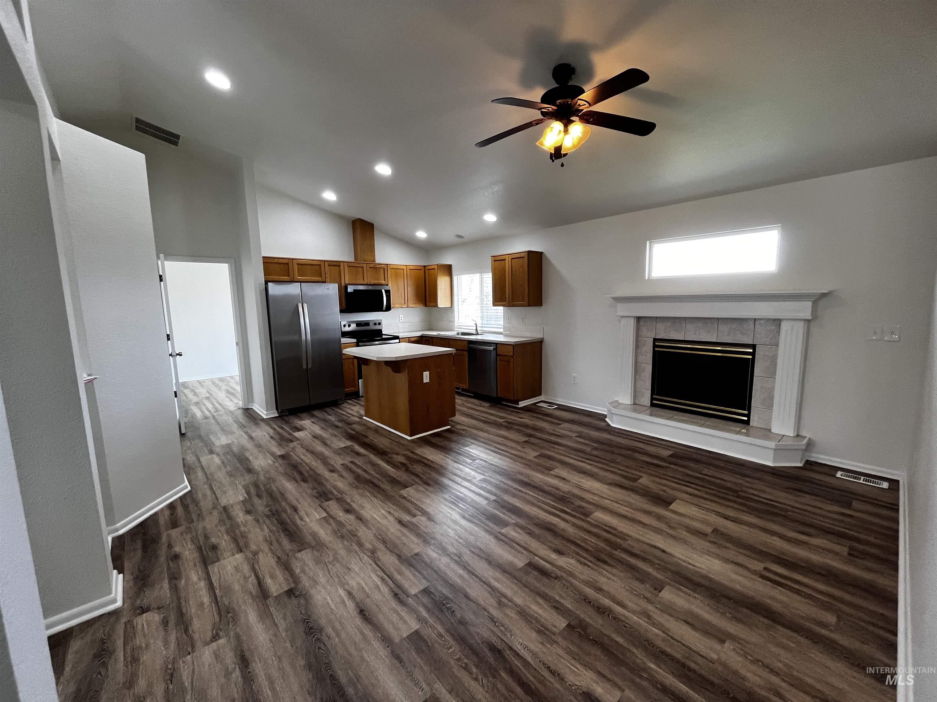 649 N Celeste Avenue Property Photo 3