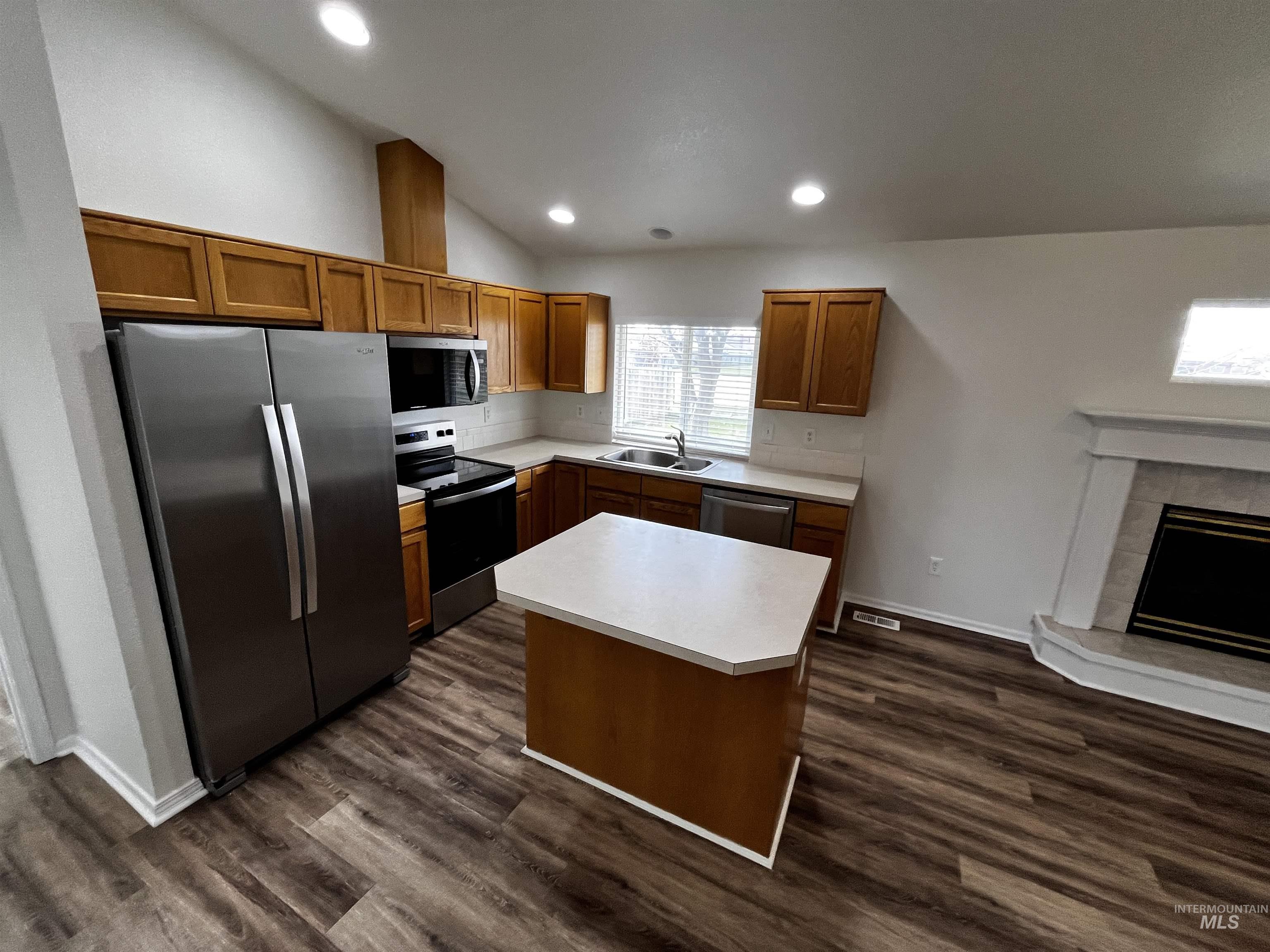 649 N Celeste Avenue Property Photo 4