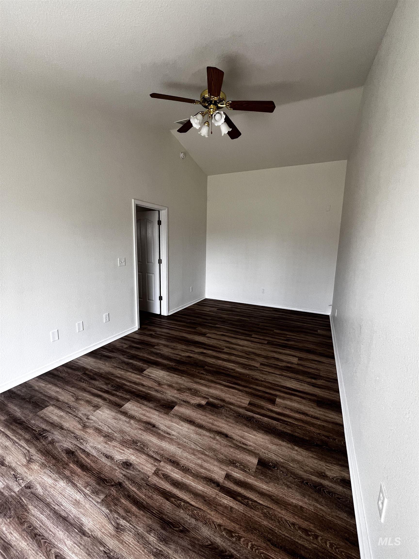 649 N Celeste Avenue Property Photo 9