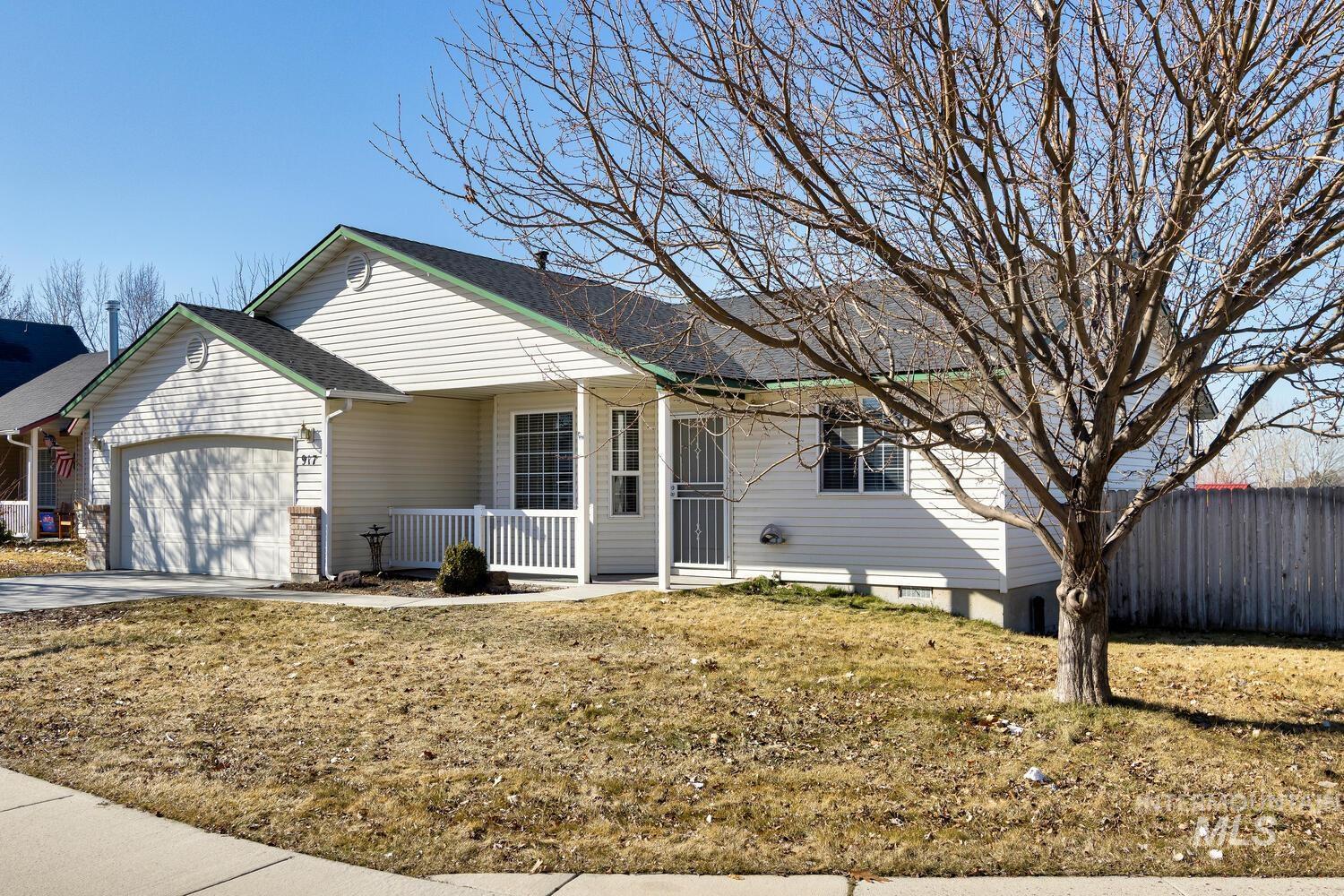 917 N Meadowsweet Ave Property Photo
