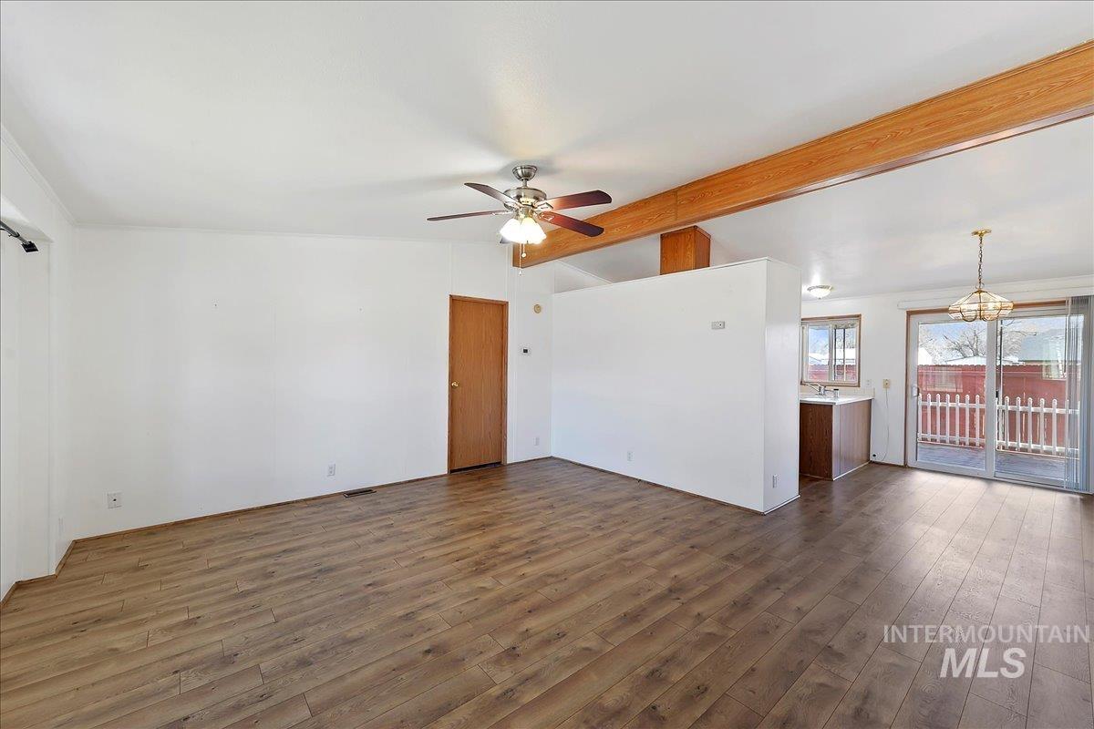 3003 Golden Glow Dr Property Photo 3