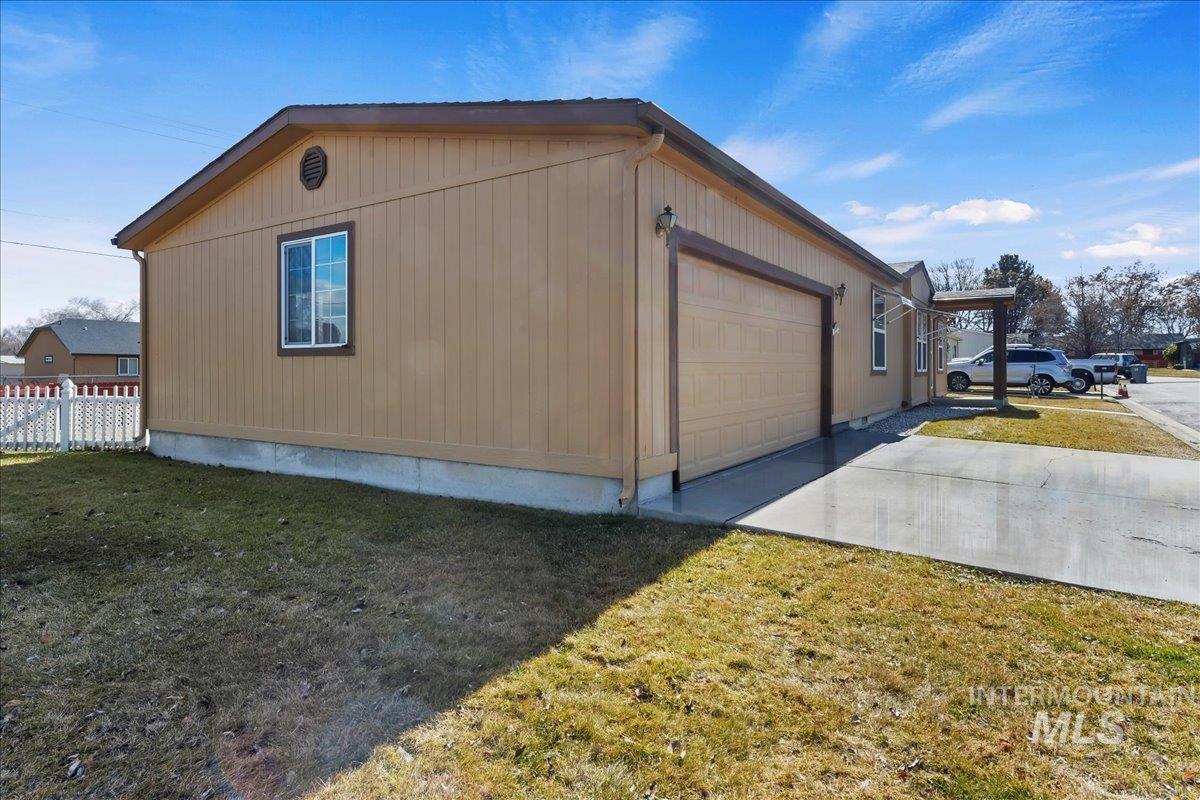 3003 Golden Glow Dr Property Photo 15