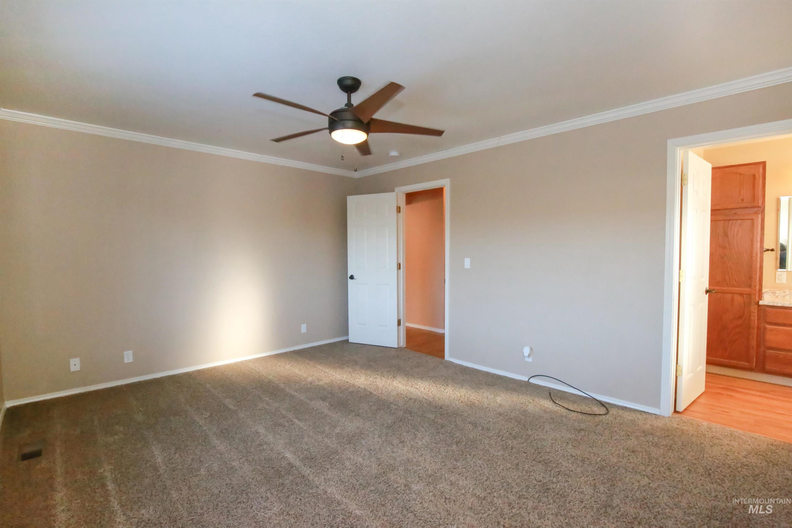 1921 Uehlin Drive Property Photo 10