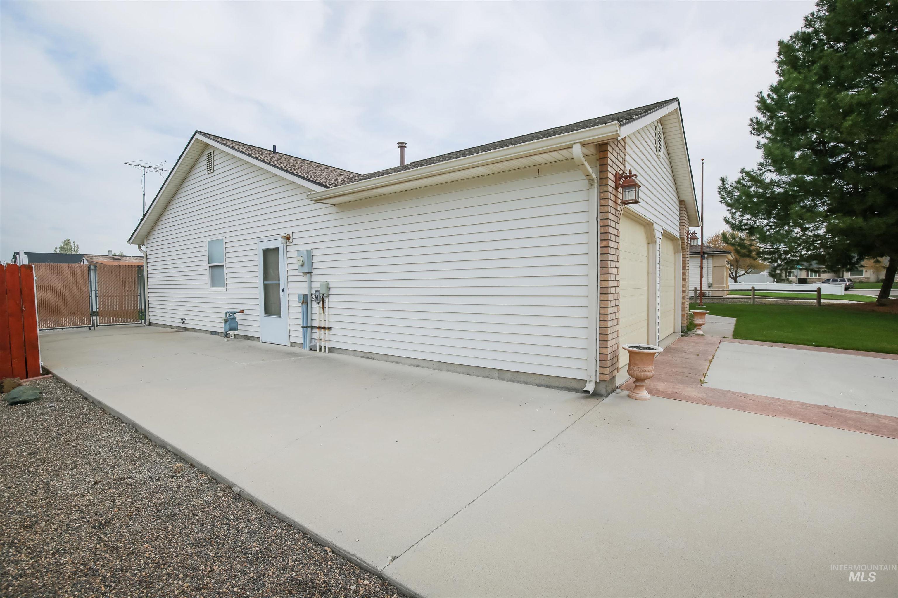1921 Uehlin Drive Property Photo 25