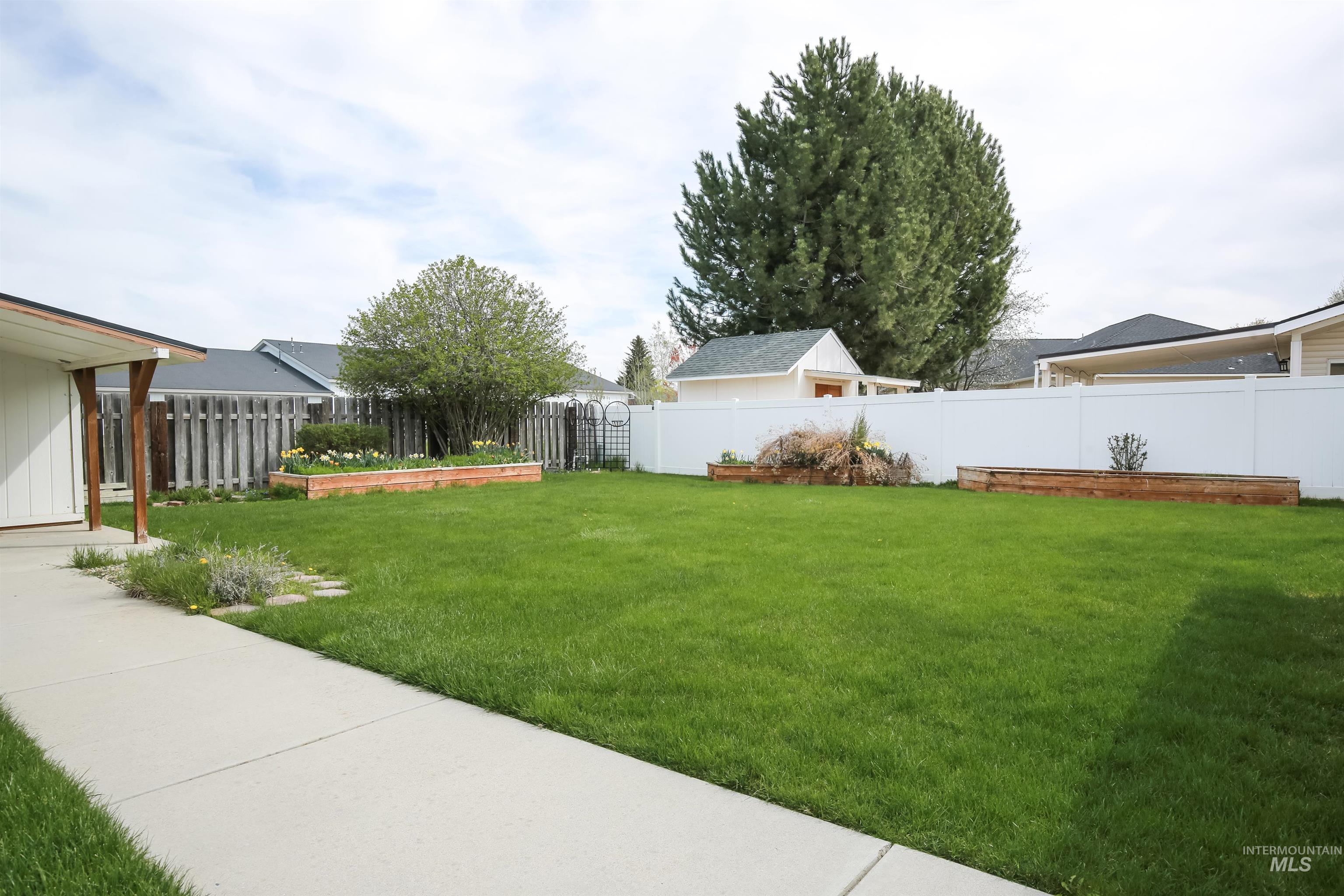 1921 Uehlin Drive Property Photo 34