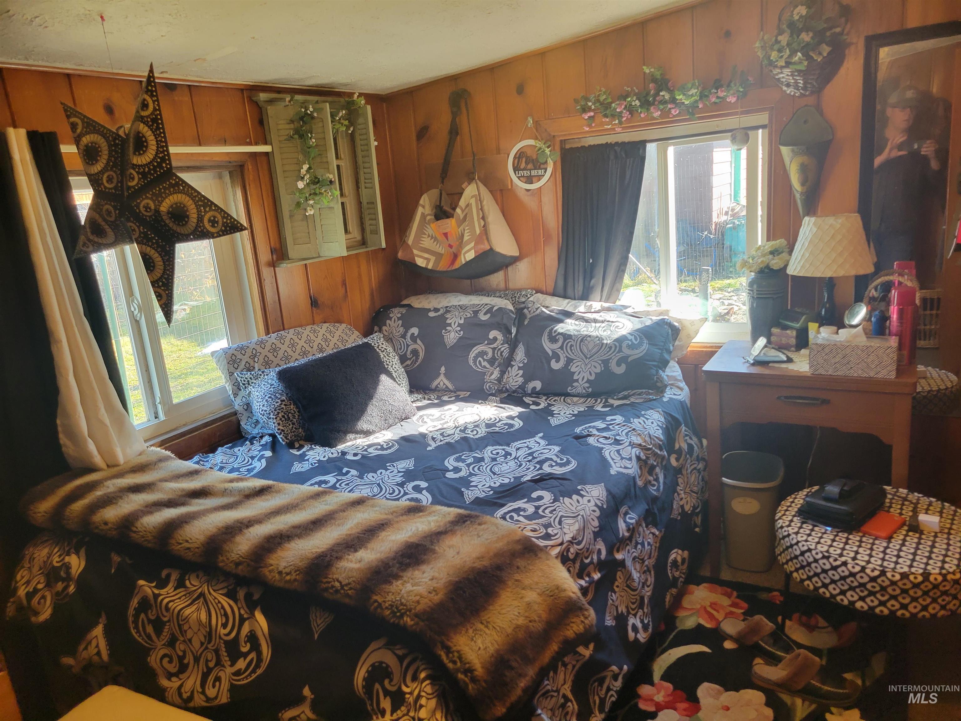 210 Pine Ave Property Photo 4
