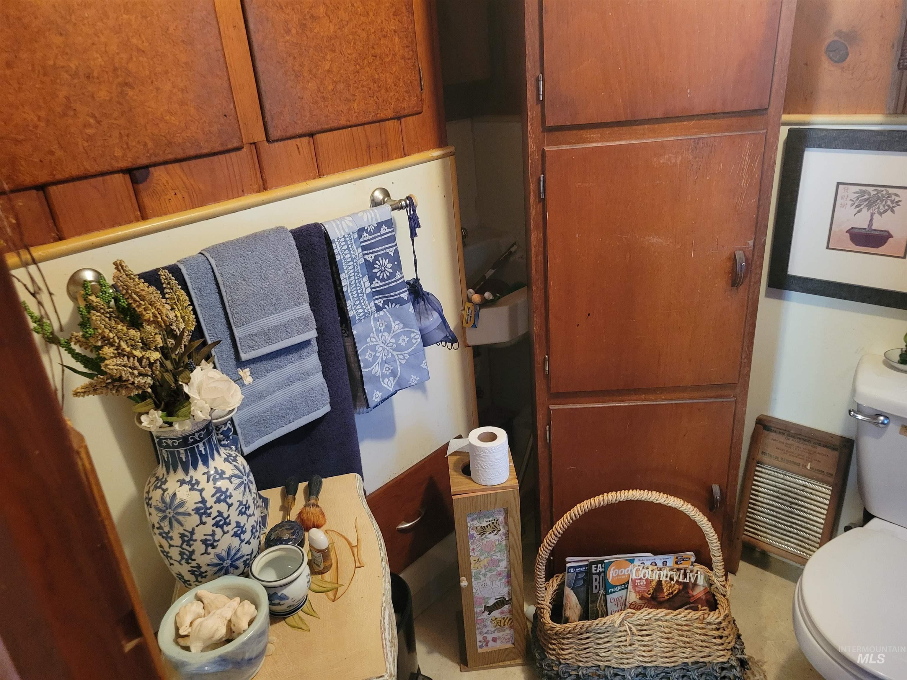 210 Pine Ave Property Photo 6