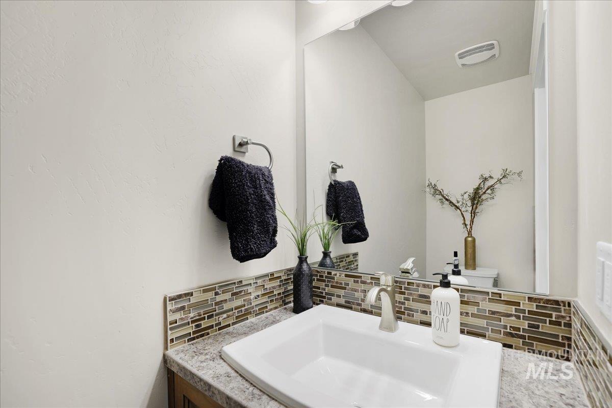 175 Woody Way Property Photo 10