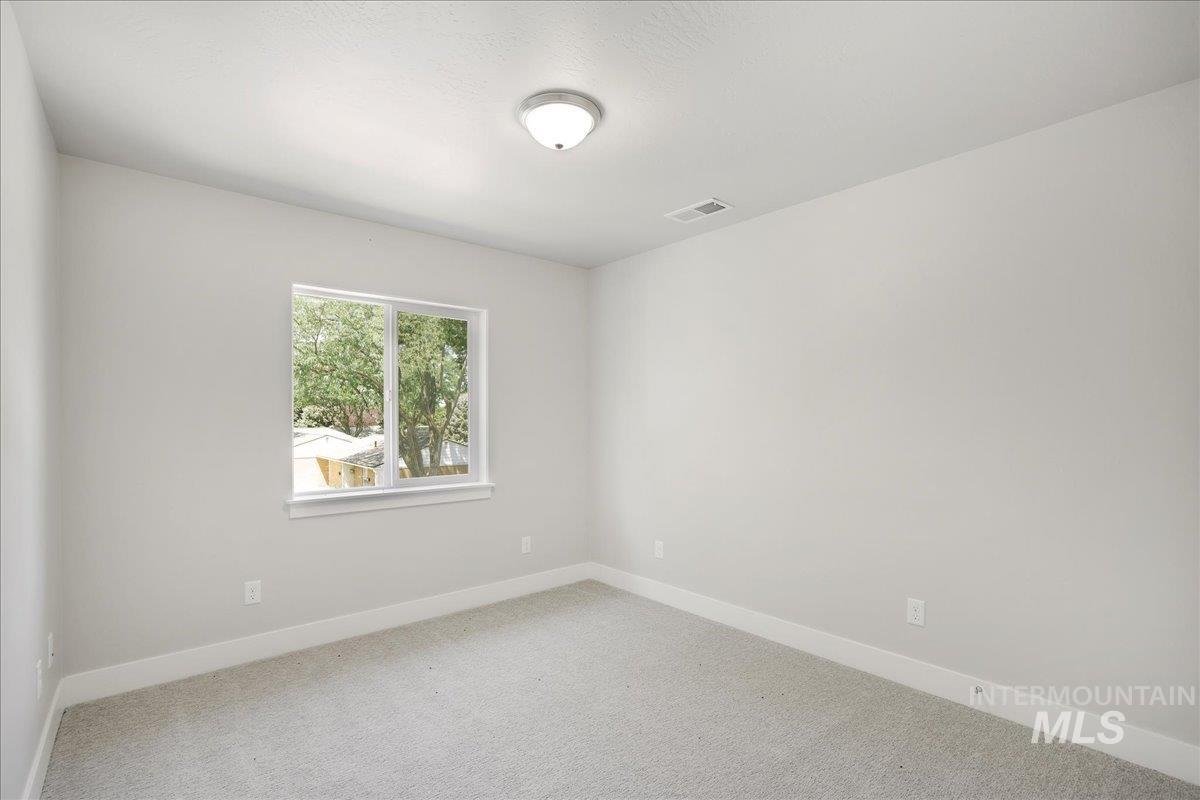 175 Woody Way Property Photo 12